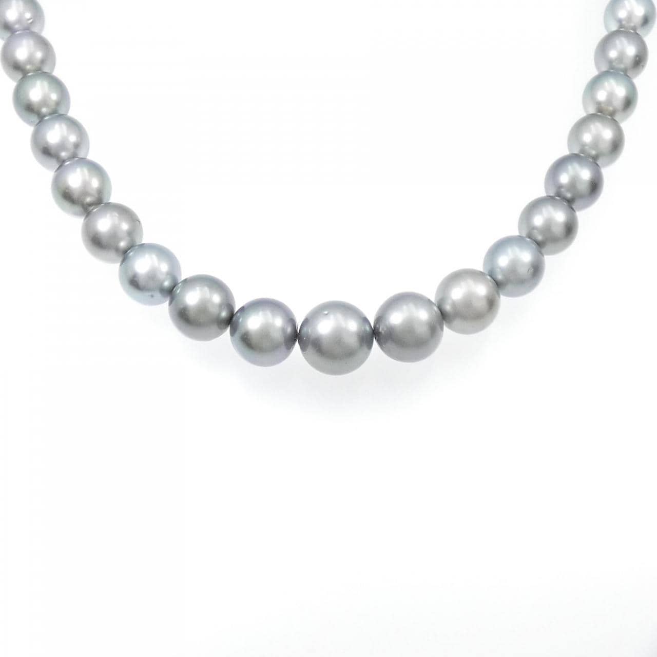Silver clasp black butterfly pearl necklace 11-14.4mm