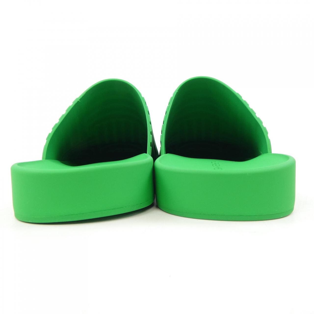 ボッテガヴェネタ BOTTEGA VENETA 690104　V1060　3708 サンダル