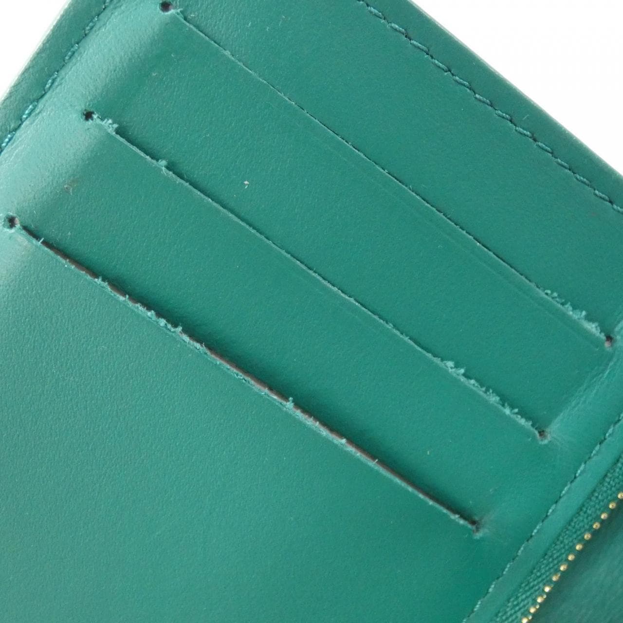 ルイヴィトン トリヨン LVヴェルティカル CPウォレット M82438 財布