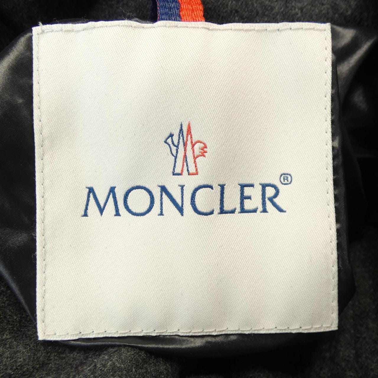 モンクレール MONCLER ダウンジャケット