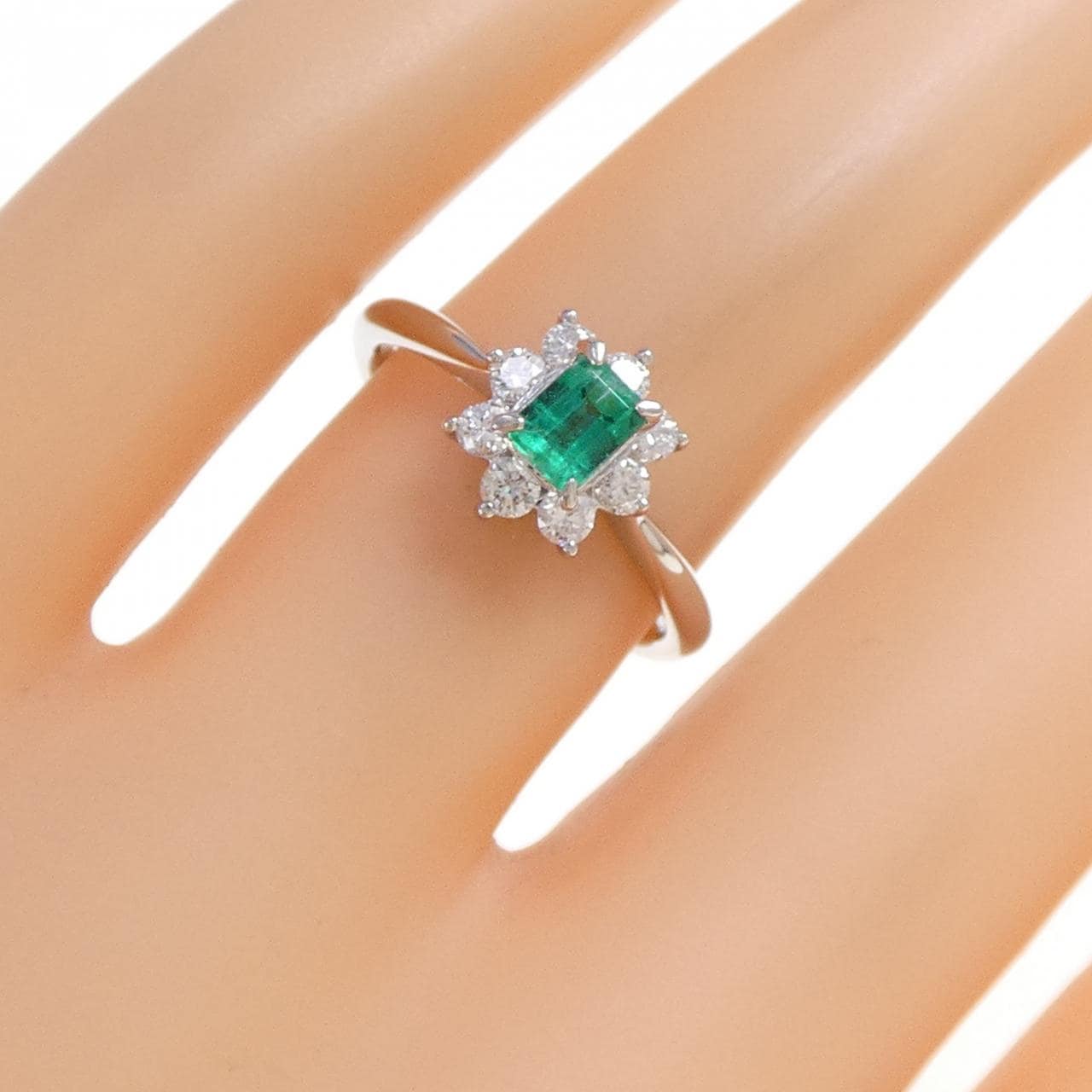 PT900 エメラルド リング 0.30CT