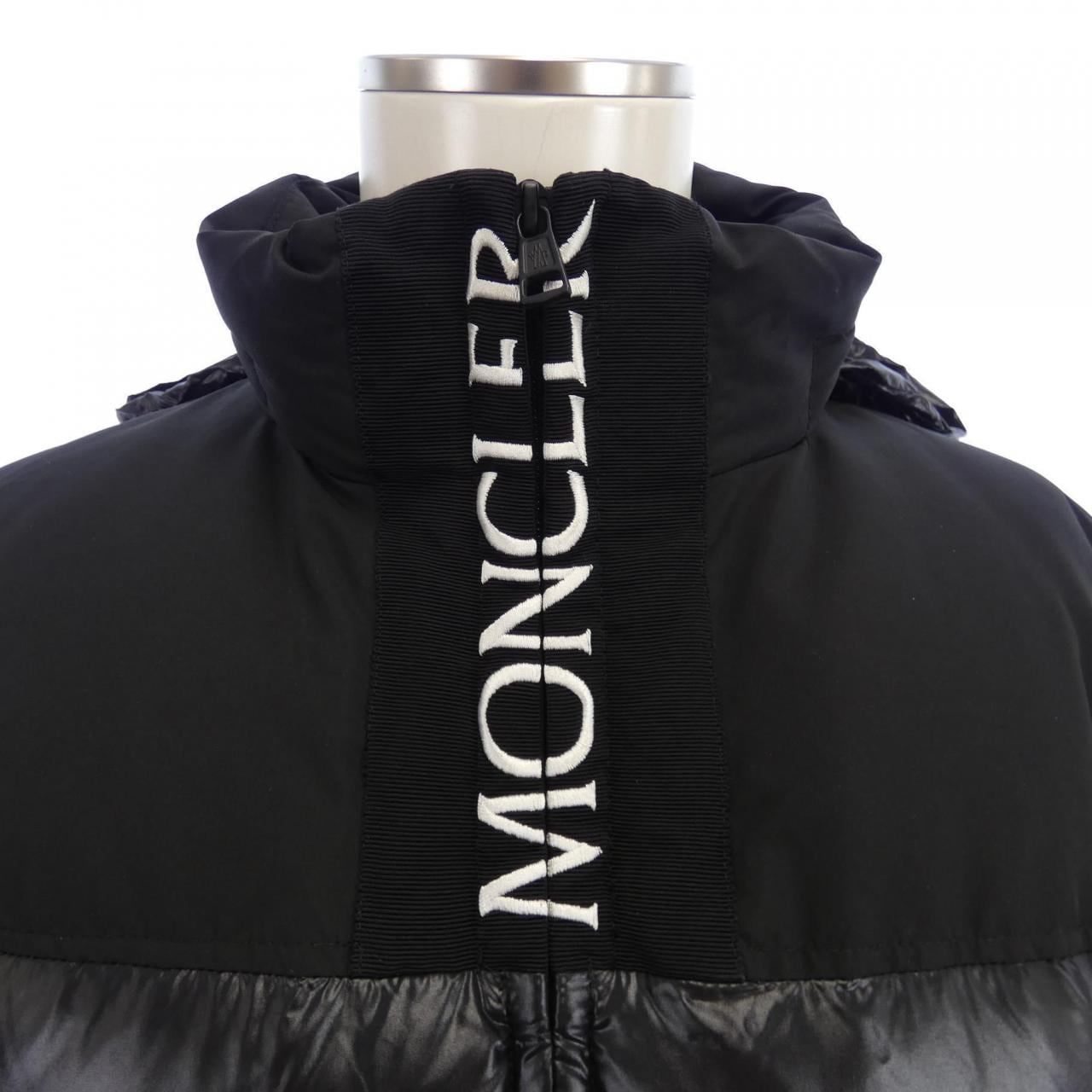 モンクレール MONCLER ダウンジャケット