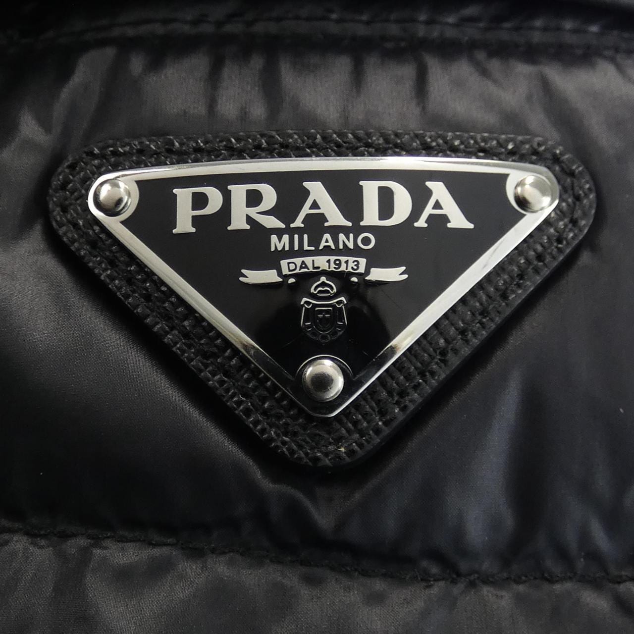 普拉達PRADA羽絨服