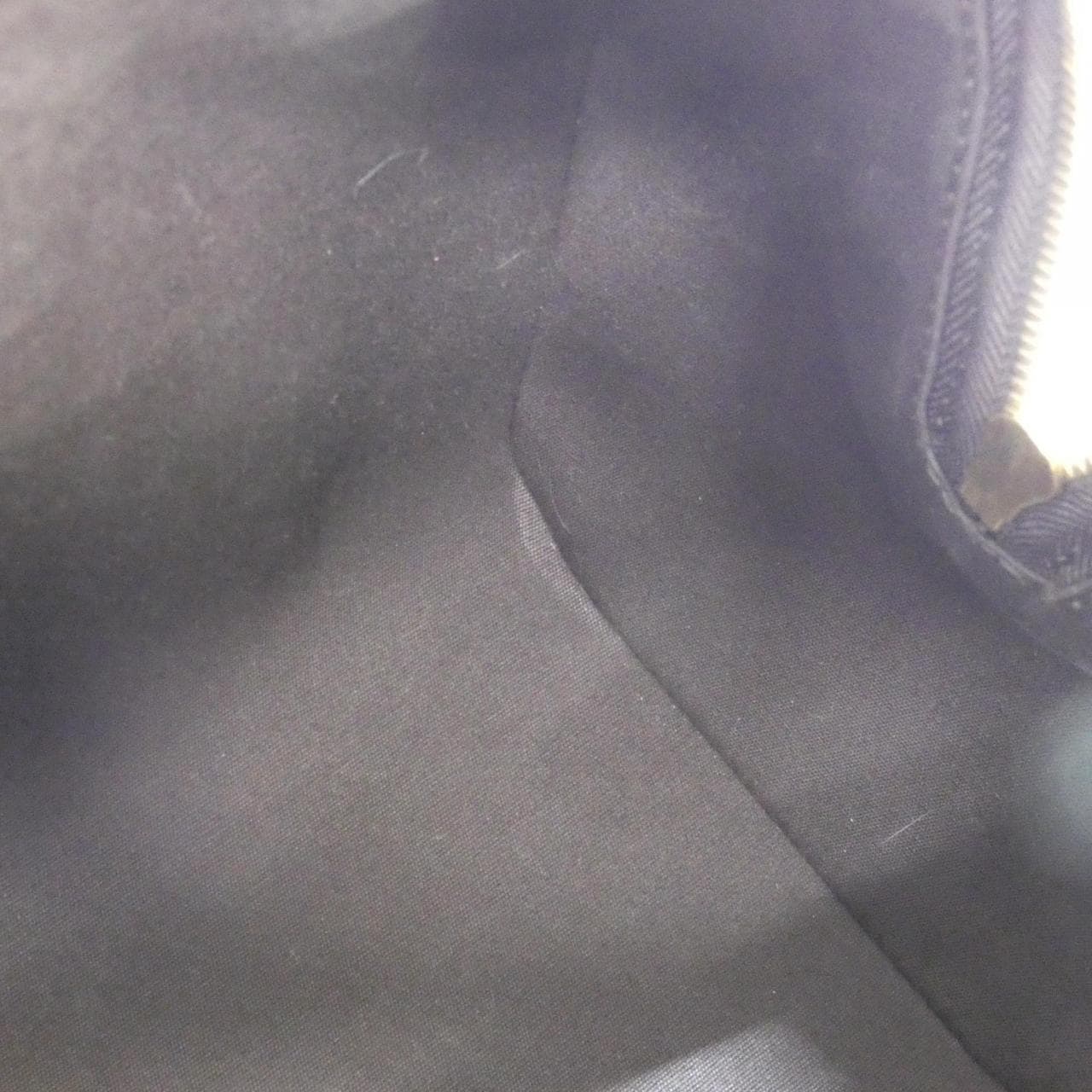 LOUIS VUITTON Vernis Montana M90057 Bag