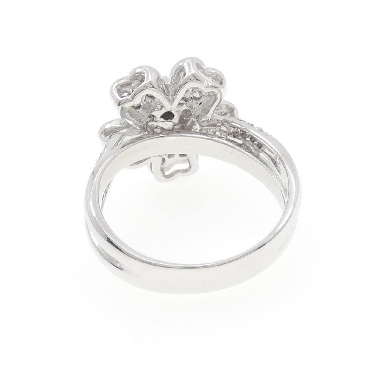 K18WG フラワー ダイヤモンド リング 0.64CT