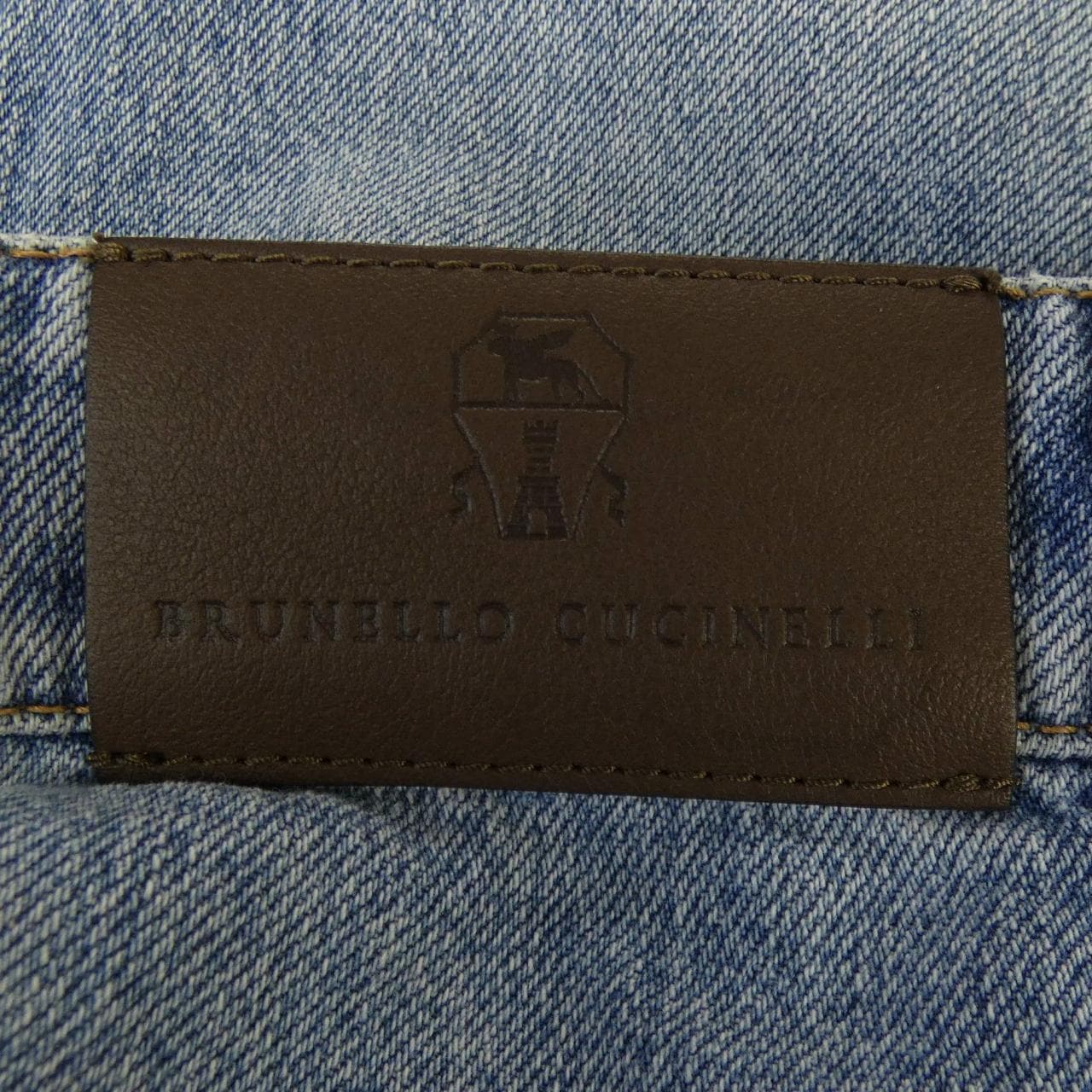ブルネロクチネリ BRUNELLO CUCINELLI シャイニーバータック付き　オーセンティックデニム MA095P5847 ジーンズ