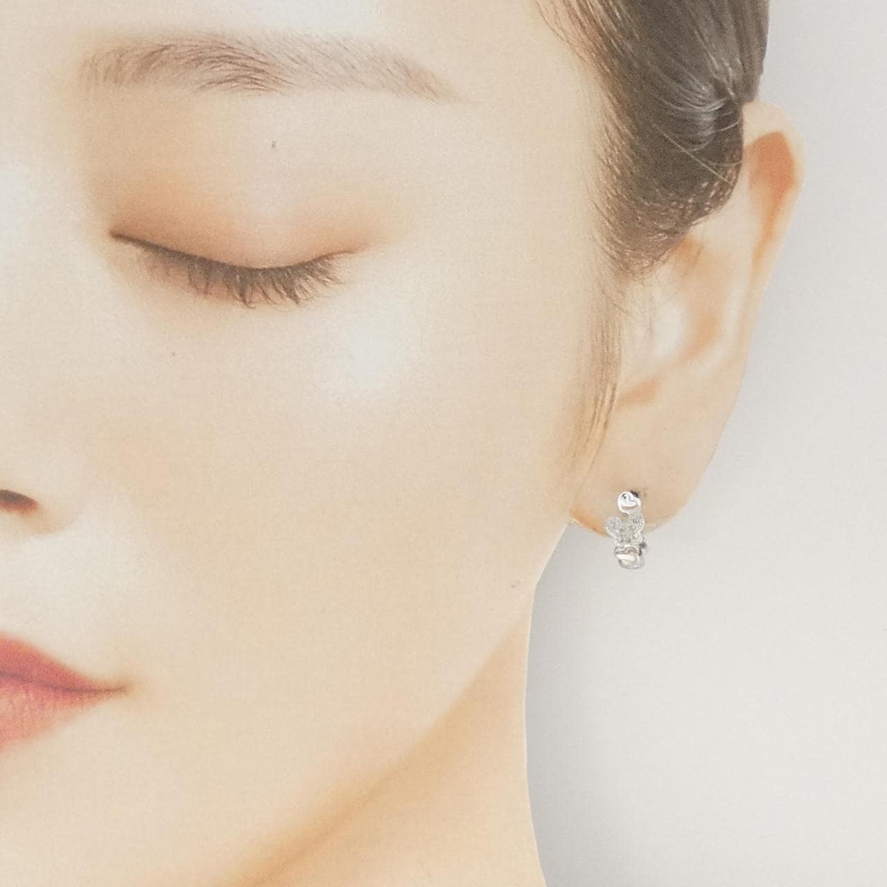 K18WG バタフライ×ハート ダイヤモンド ピアス 0.12CT