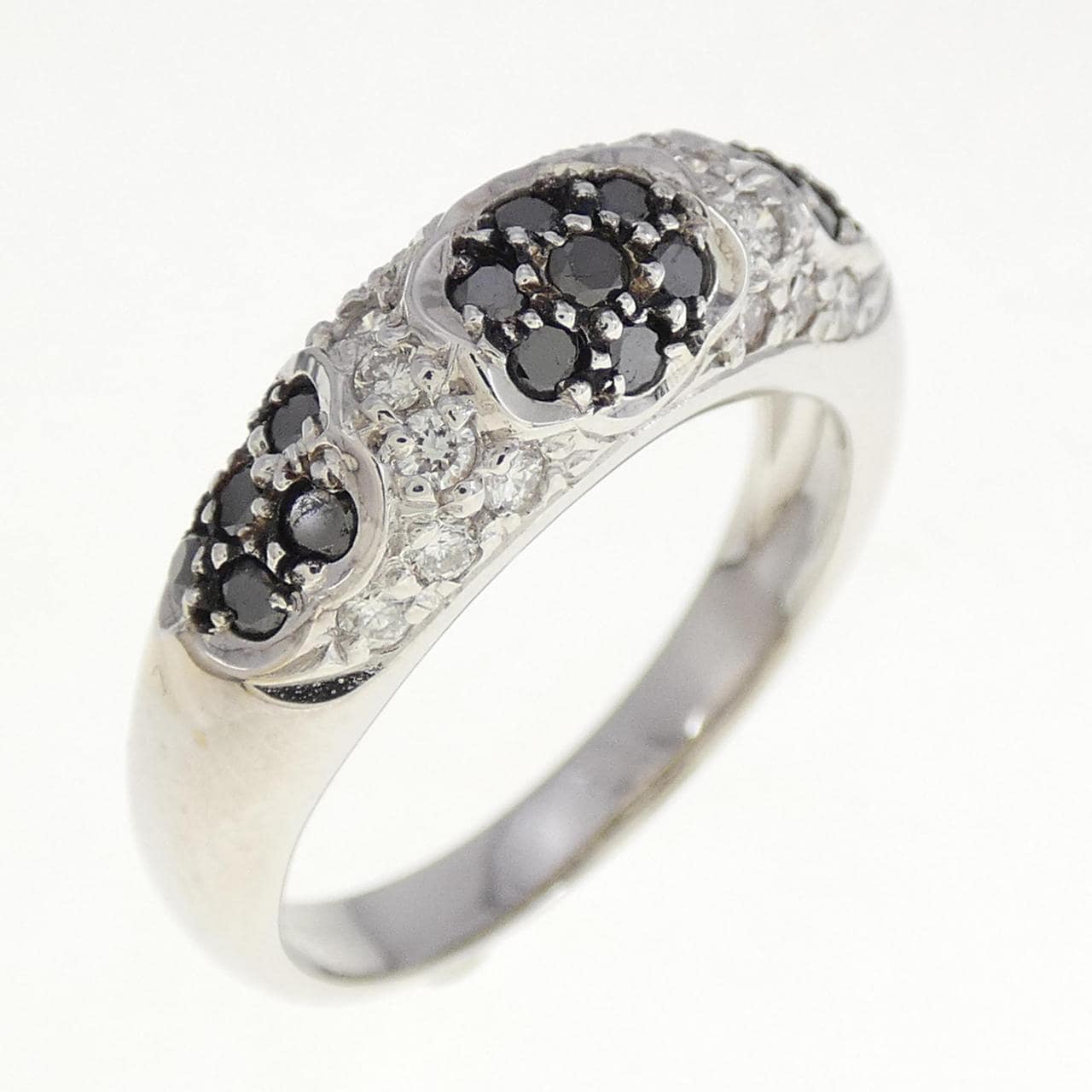 K18WG Flower Diamond Ring 0.59CT