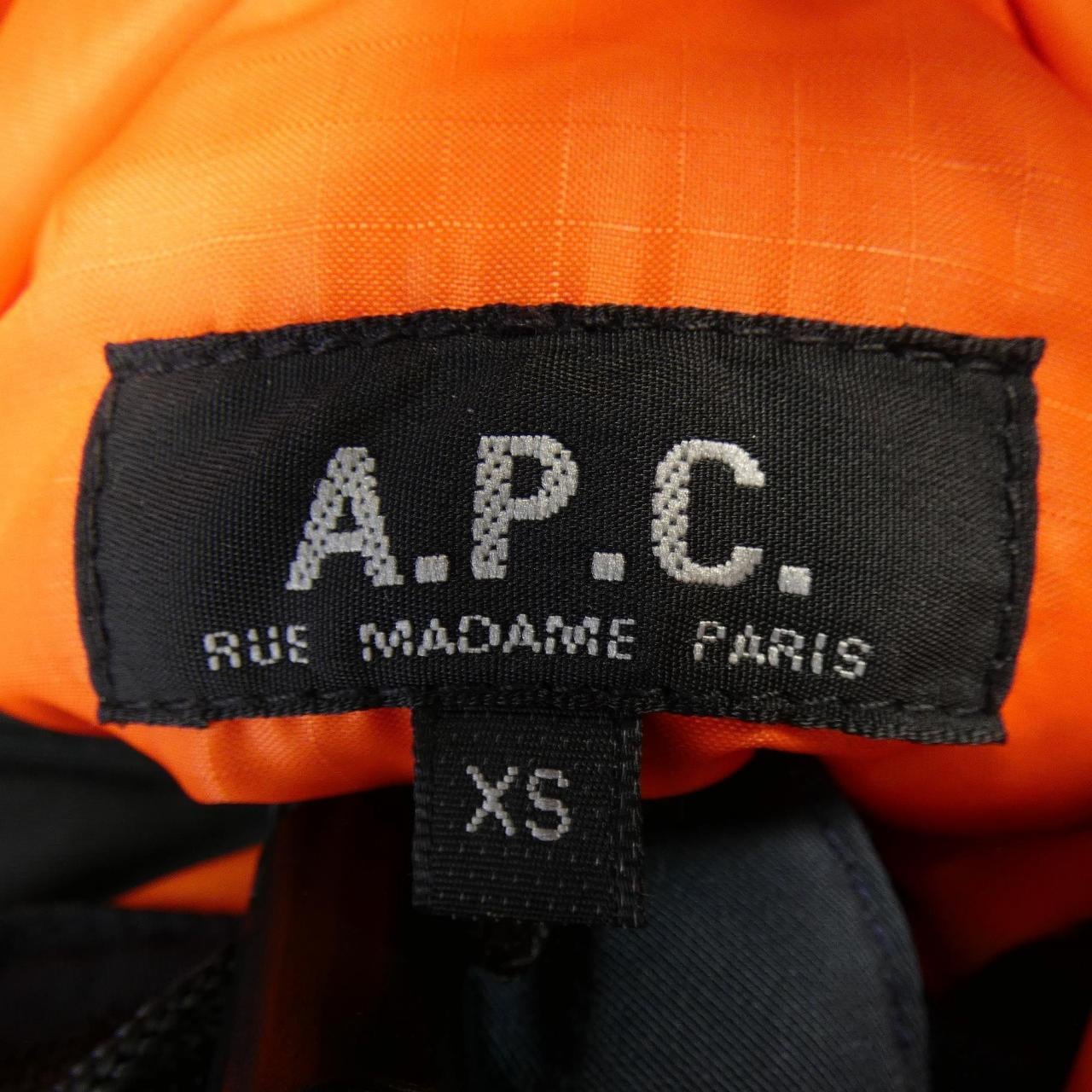 クレセントダウンワークス CRESCENT DOWN WORKS APC ダウンジャケット