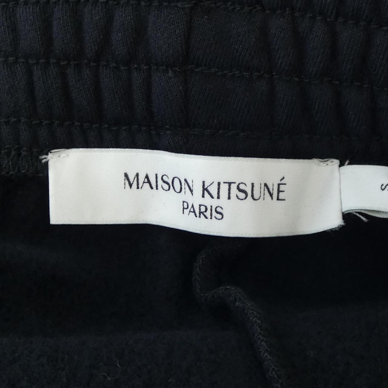 メゾンキツネ MAISON KITSUNE ショートパンツ