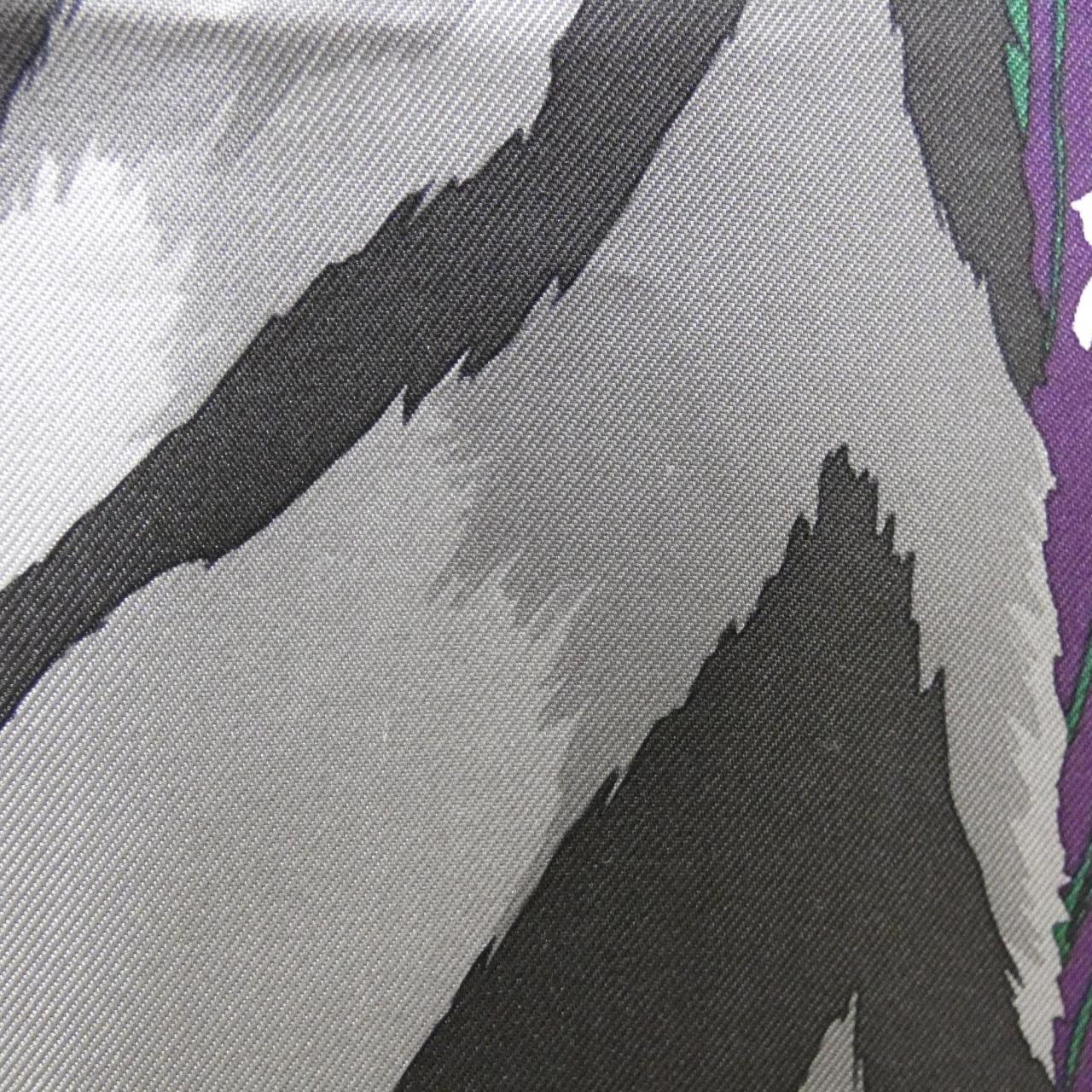 エルメス TYGER TYGER カレ スカーフ