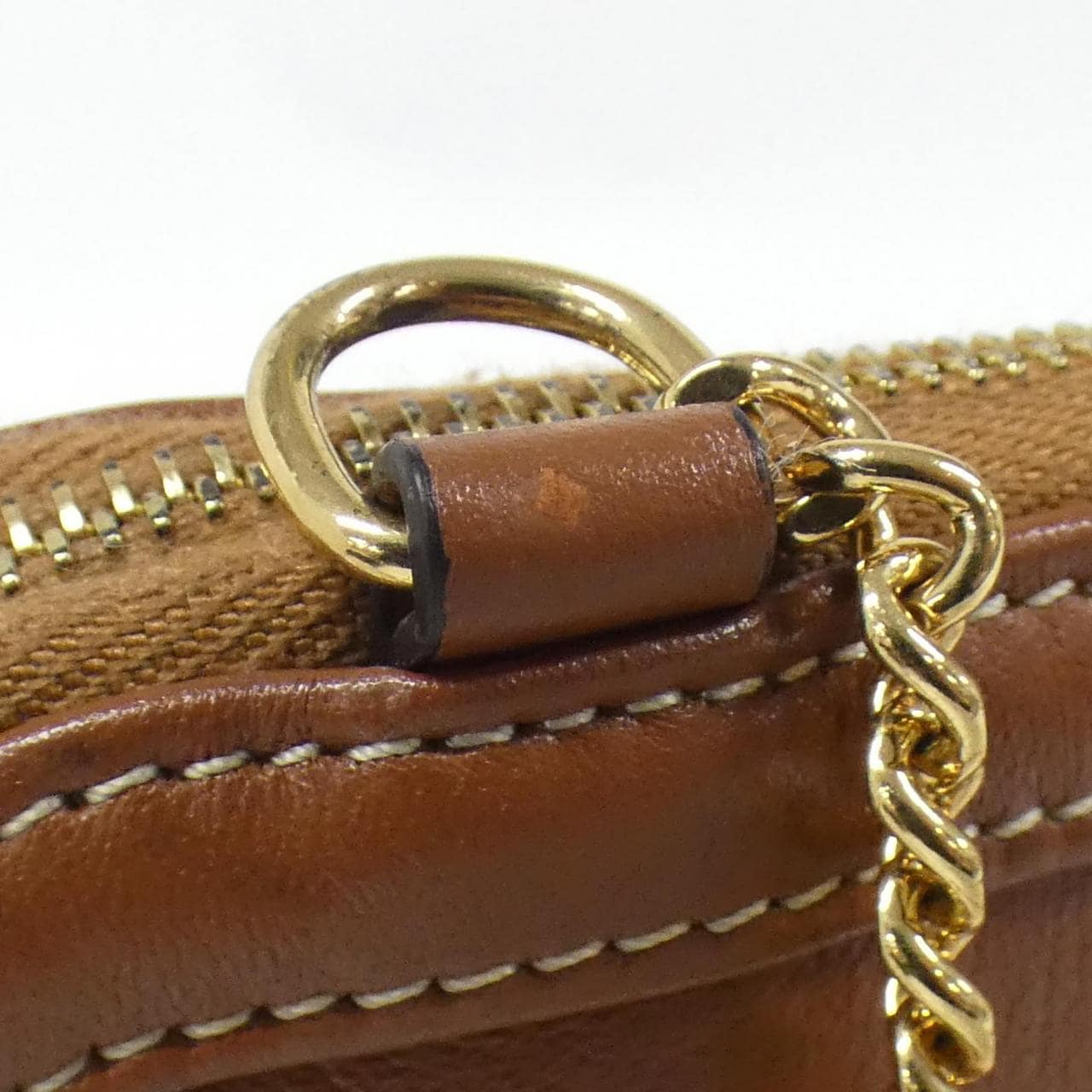 セリーヌ チェーン クラッチ キュイル トリオンフ 10E383DR8 ショルダーバッグ