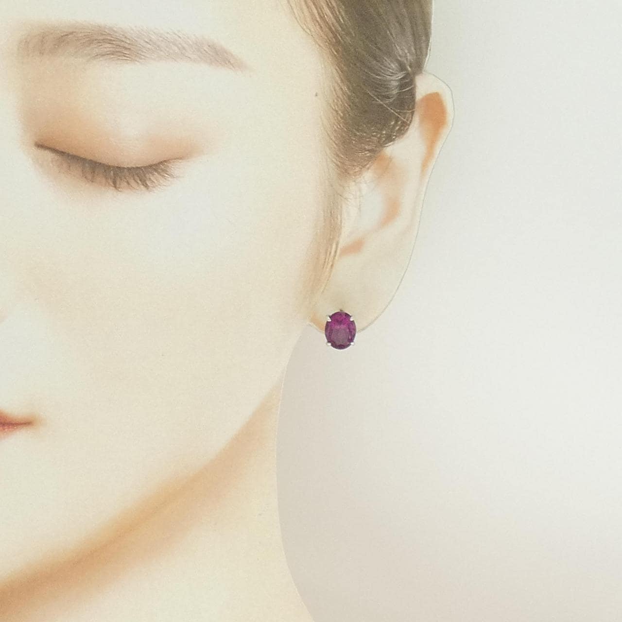 PT900 ガーネット ピアス 6.717CT