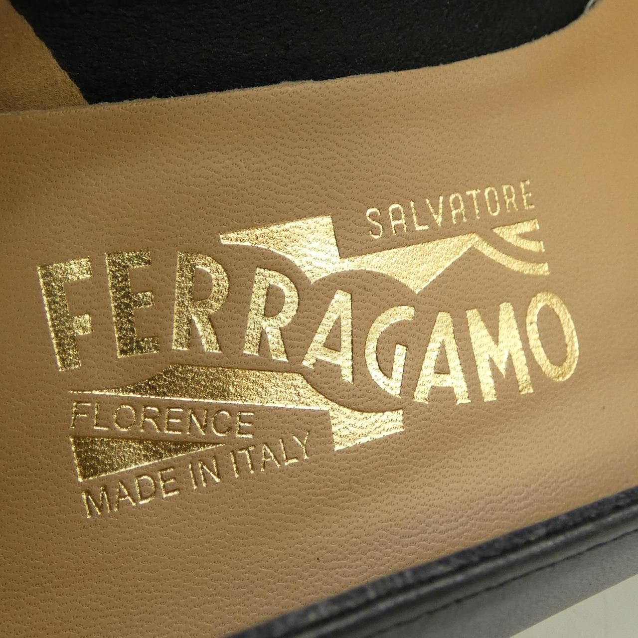 サルヴァトーレフェラガモ SALVATORE FERRAGAMO パンプス