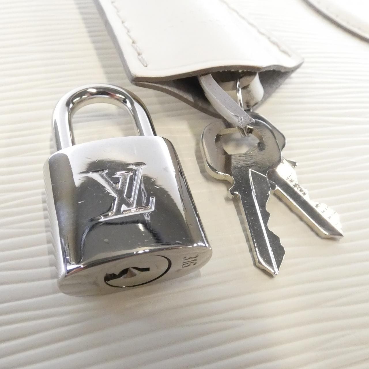 ルイヴィトン エピ ジャスミン M5285J バッグ