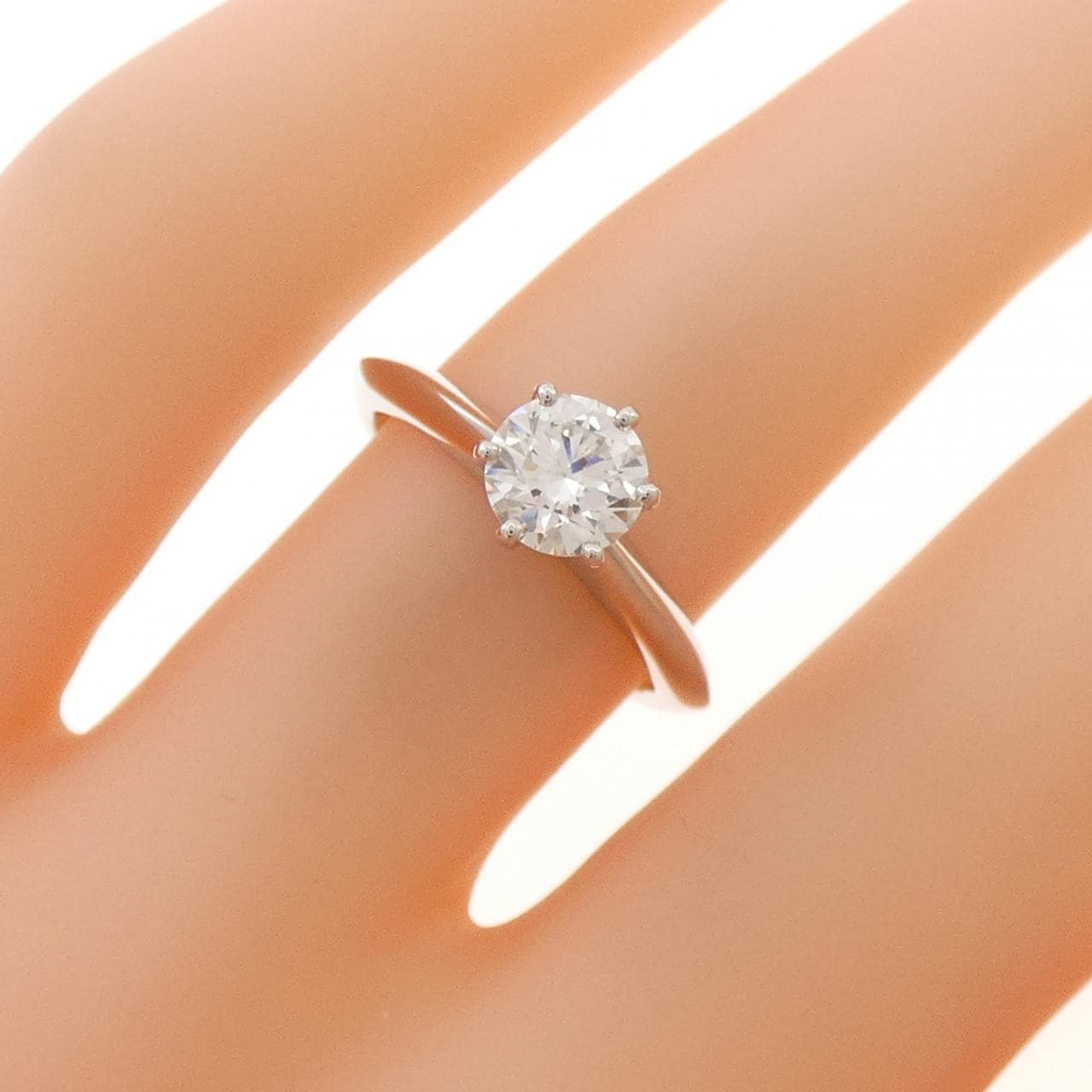 ティファニー クラシックソリティア リング 0.61CT