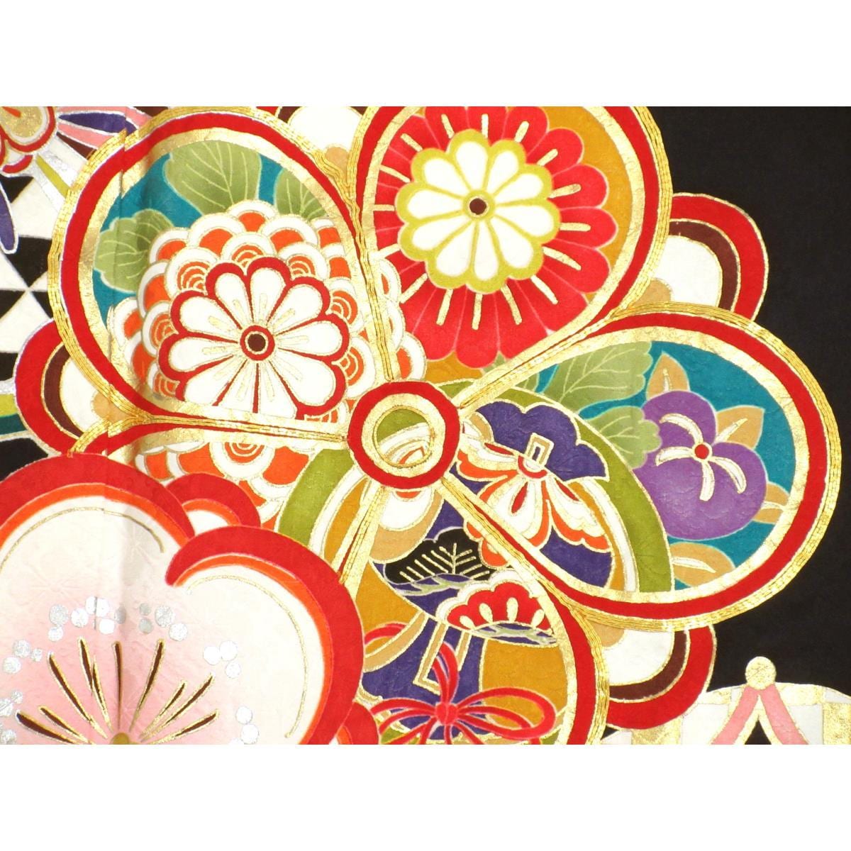 振袖　友禅金彩加工　刺繍入り