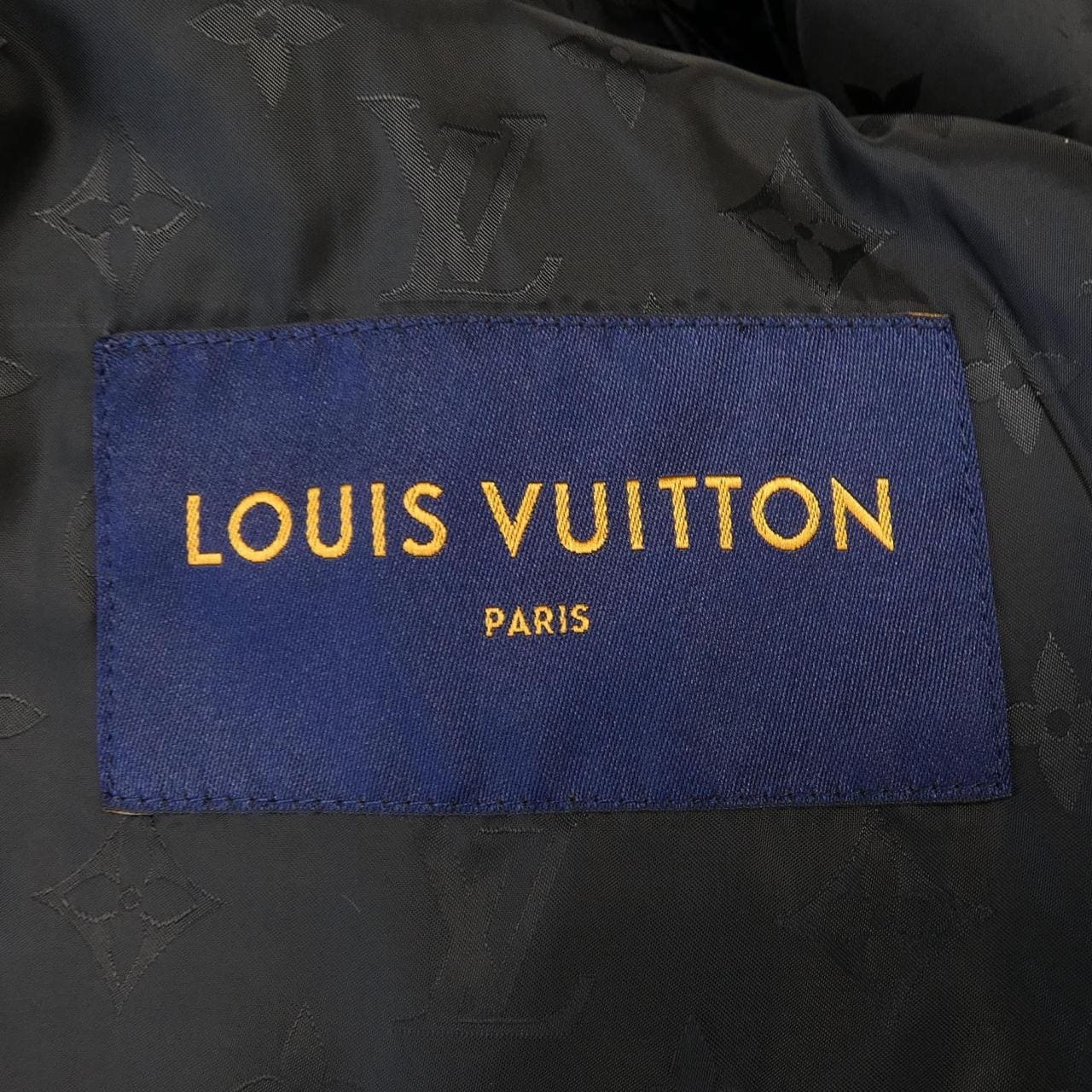 ルイヴィトン LOUIS VUITTON ナイロンユティリティジャケット HIB46WRWK ジャケット
