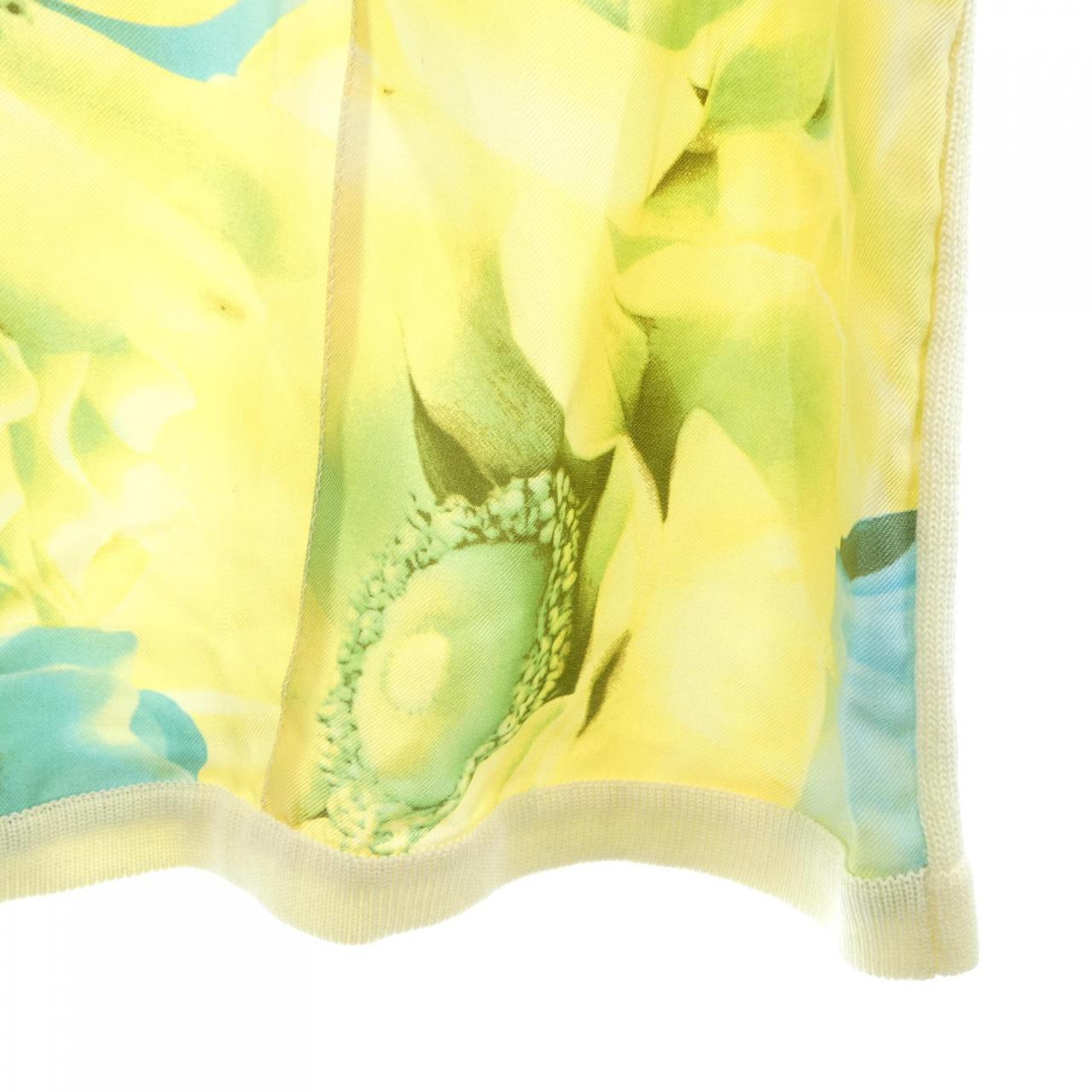 サルヴァトーレフェラガモ SALVATORE FERRAGAMO 136180843 トップス