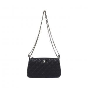 シャネル タイムレスクラシック ライン AP4704 チェーンクラッチ