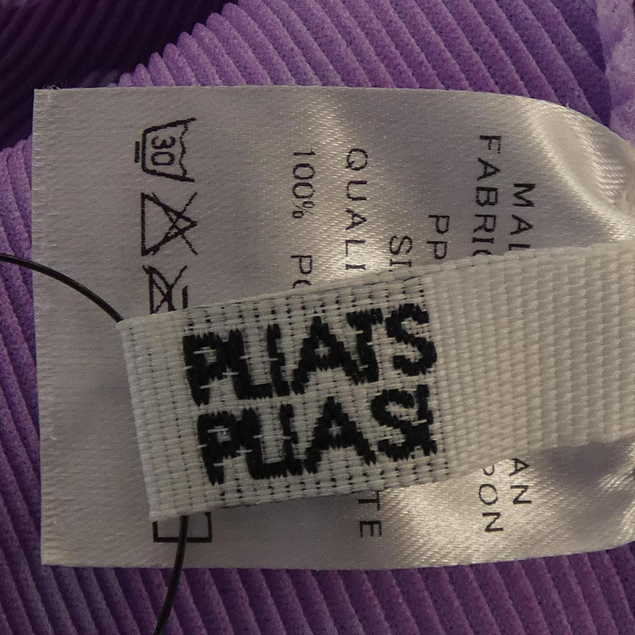 百褶PLEATS PLEASE上衣