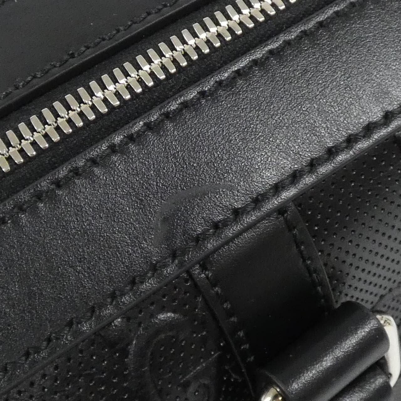 グッチ 658573 1W3CN バッグ