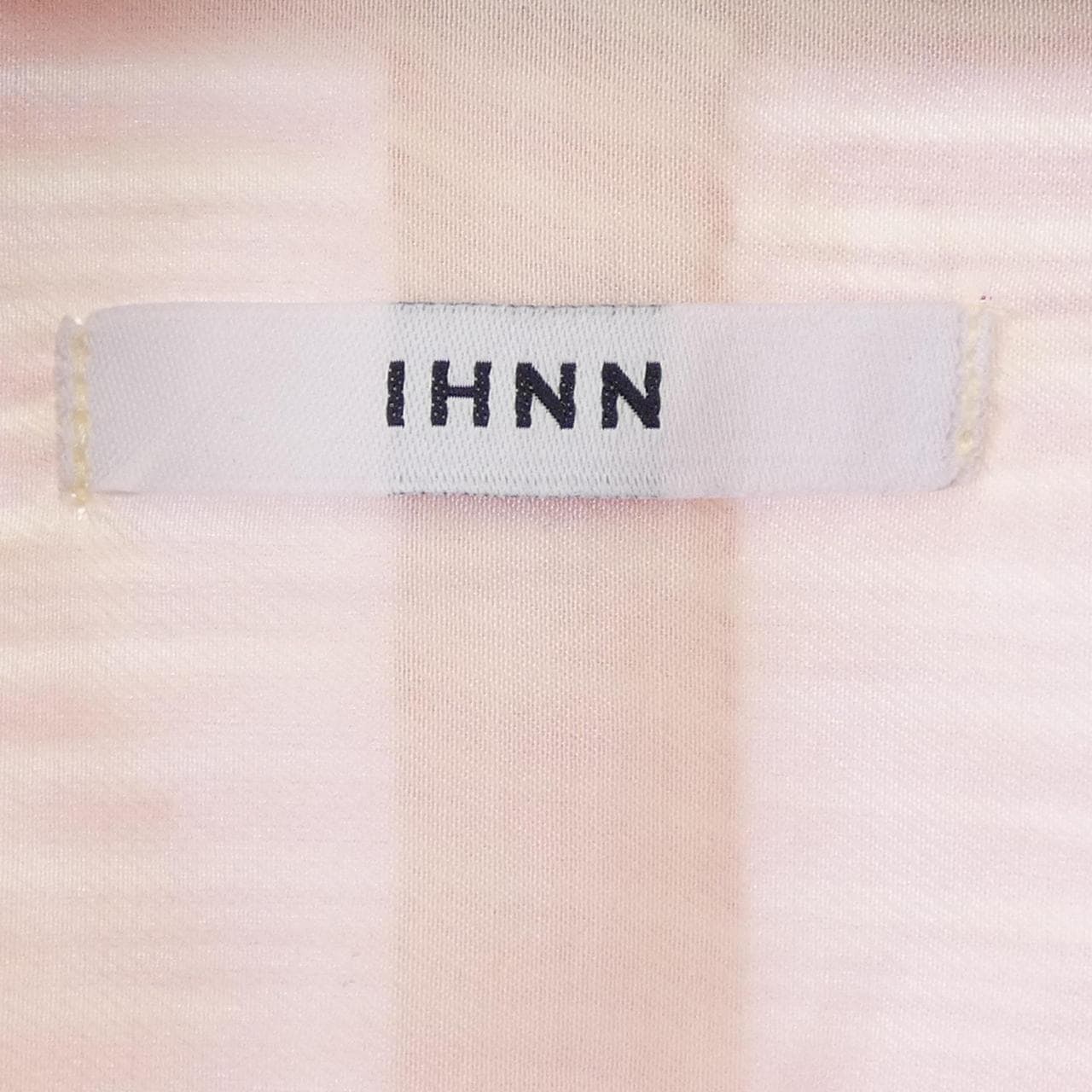 イン IHNN シャツ