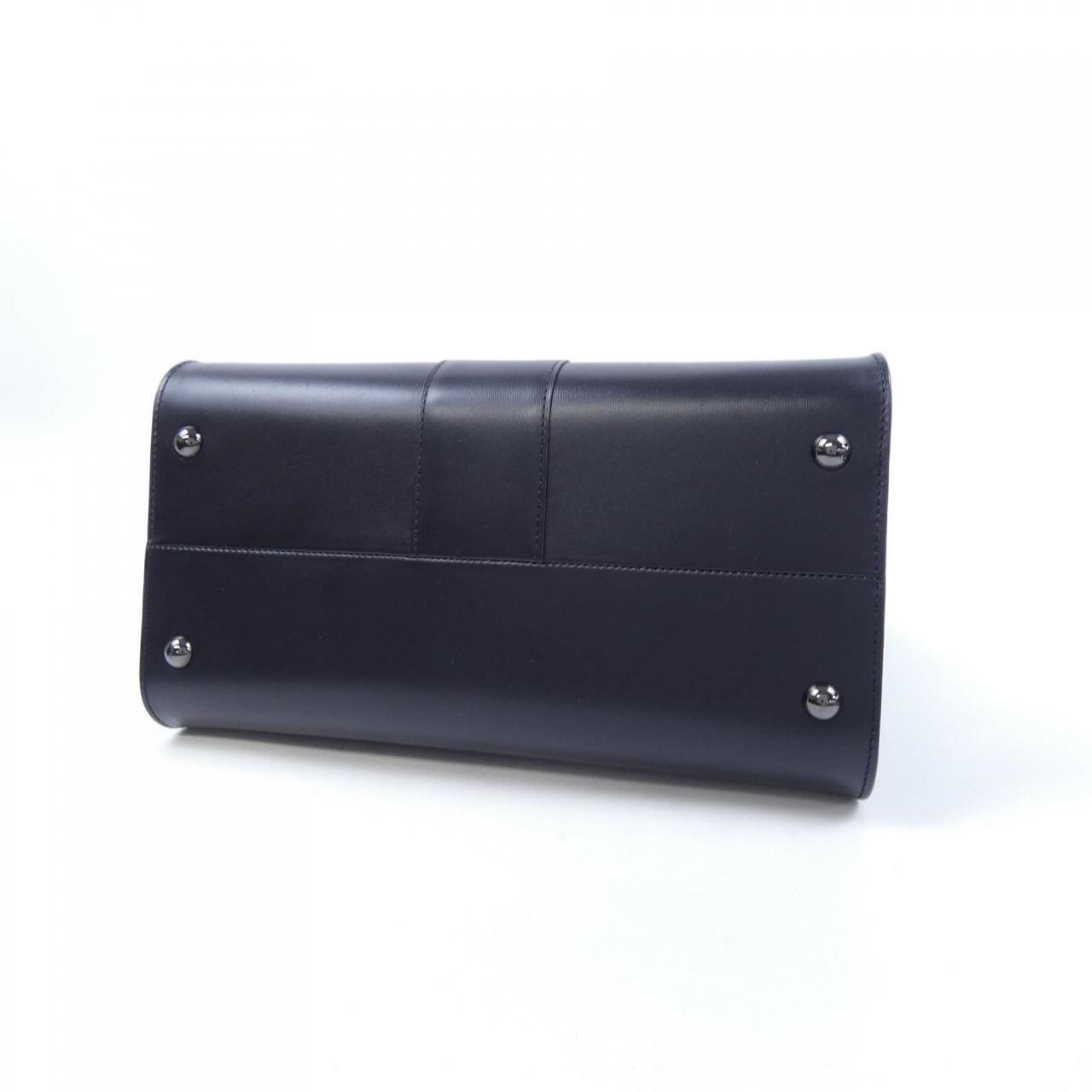 德尔沃DELVAUX