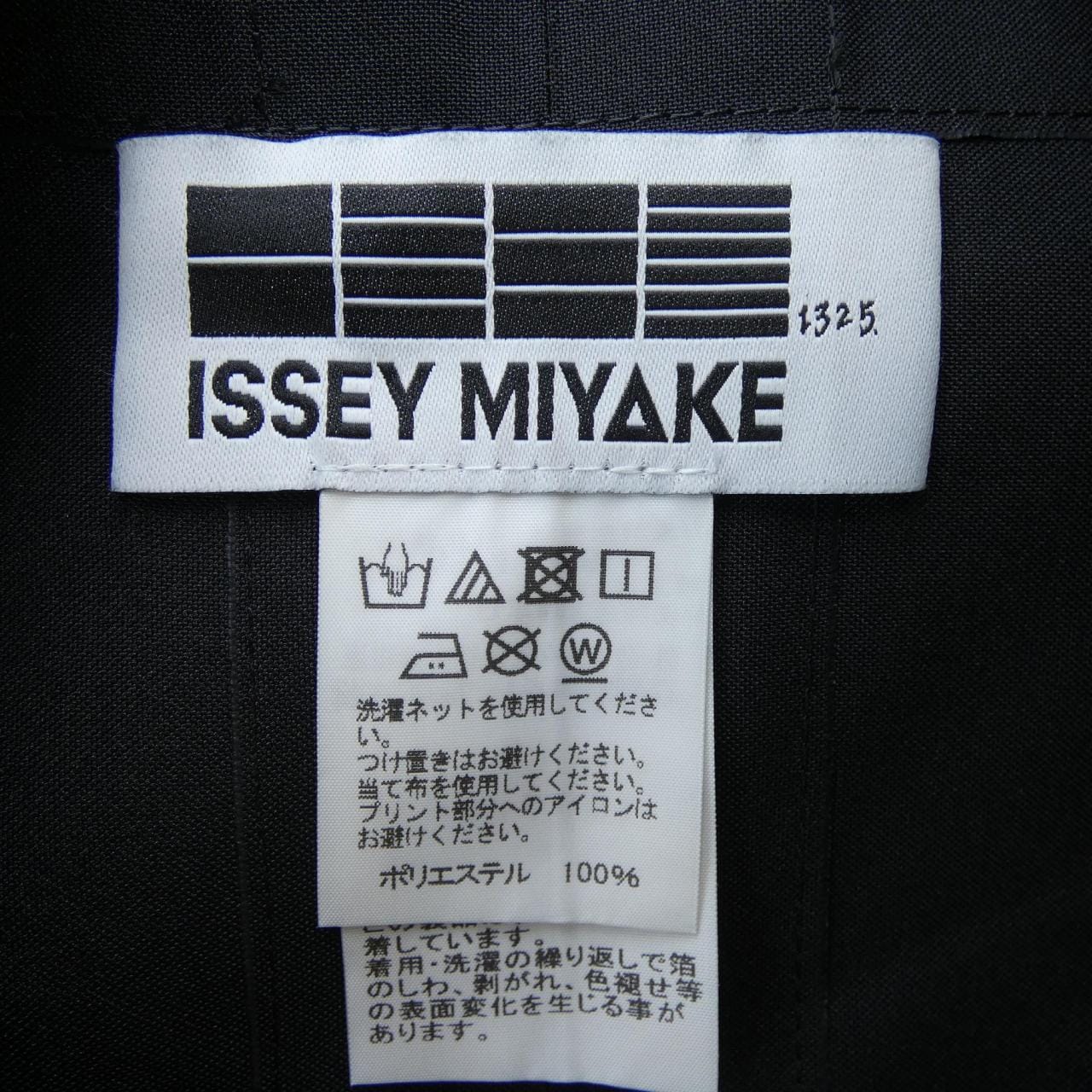 イッセイミヤケ ISSEY MIYAKE IL55FD001 ジャケット