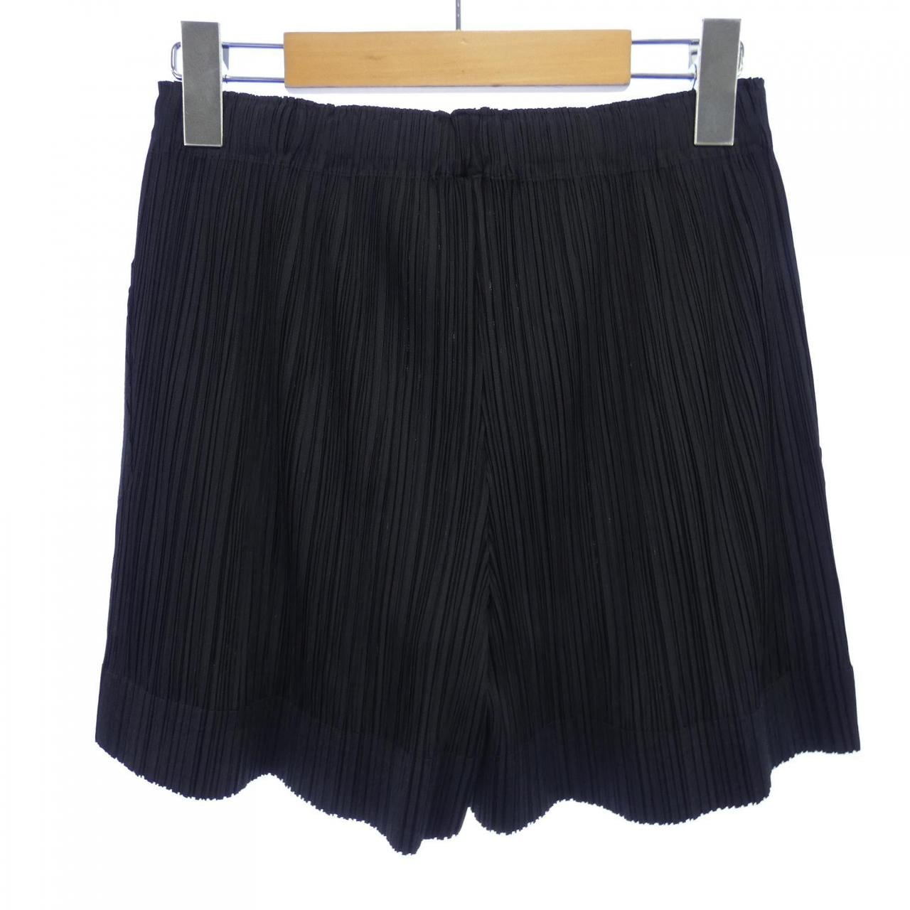 PLEATS PLEASE shorts