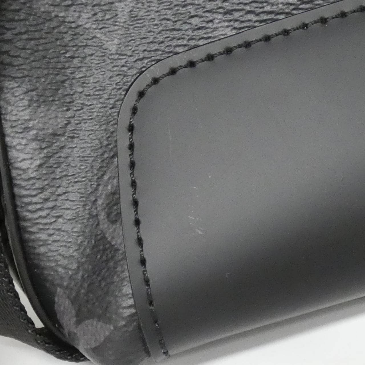 ルイヴィトン モノグラム エクリプス メッセンジャー ヴォワヤージュ PM M40511 ショルダーバッグ