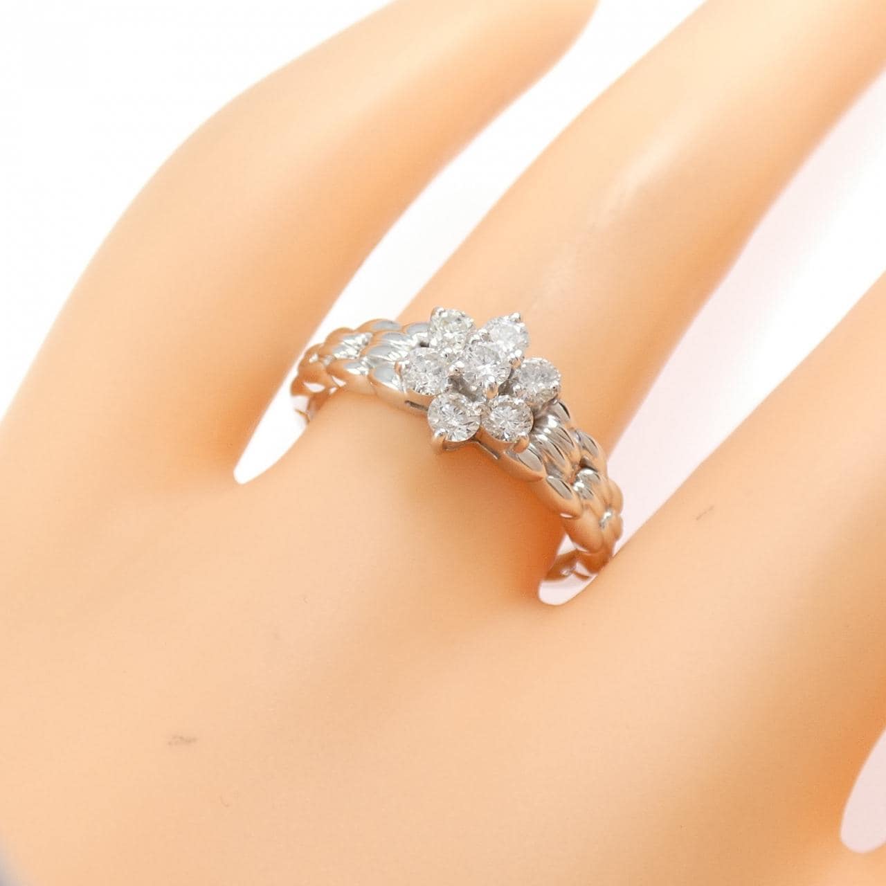 K18WG フラワー ダイヤモンド リング 0.50CT