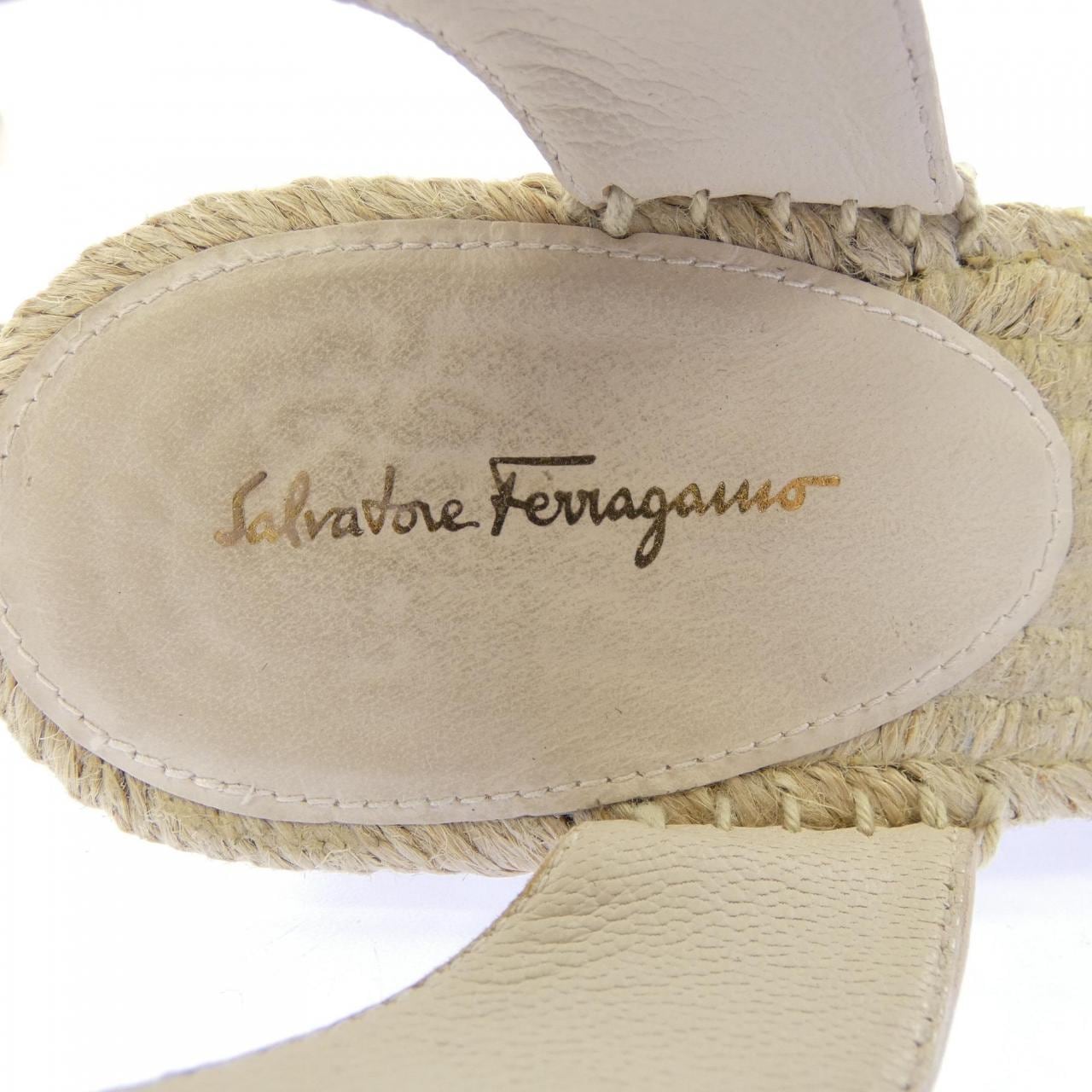 サルヴァトーレフェラガモ SALVATORE FERRAGAMO サンダル