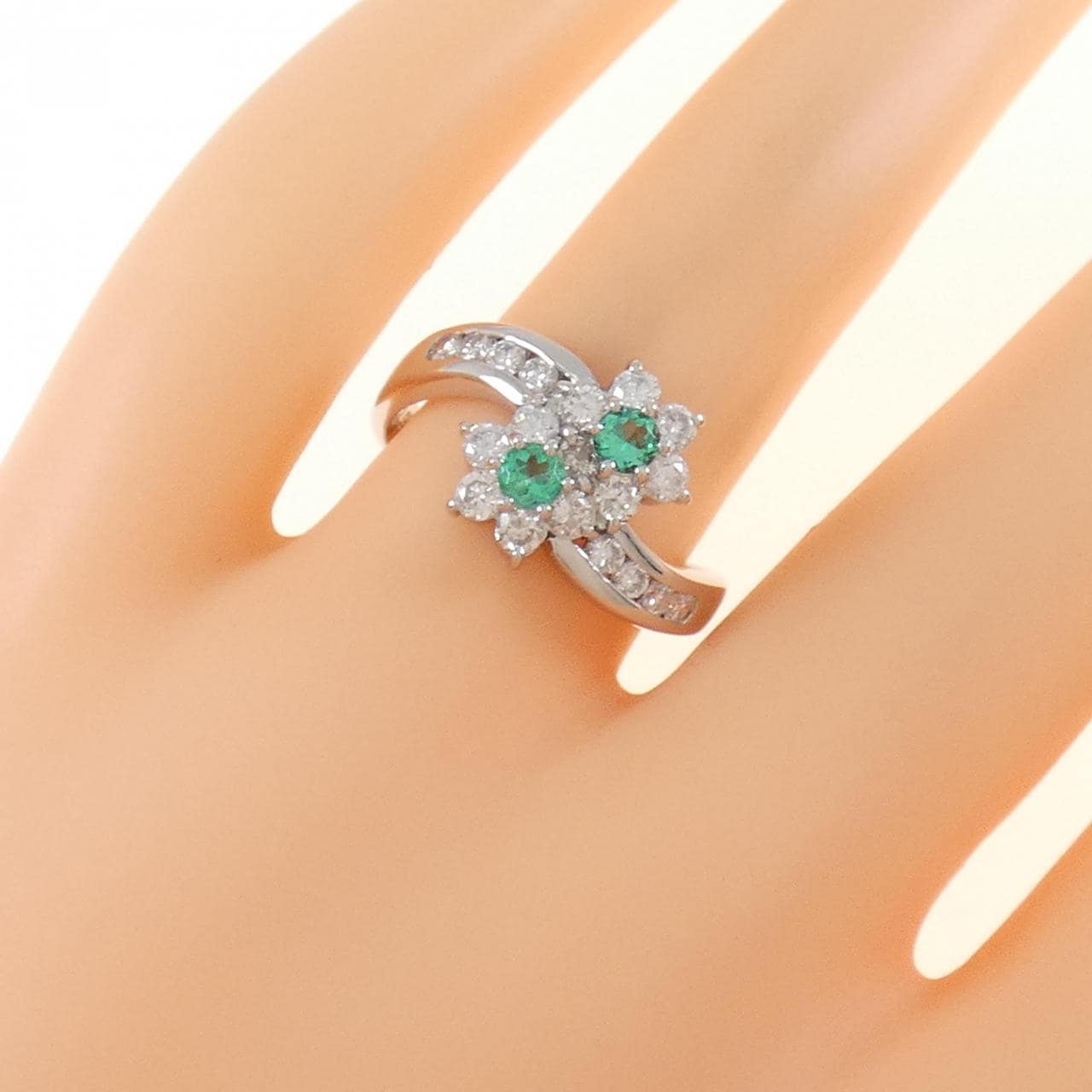 PT Flower Emerald Ring 0.44CT