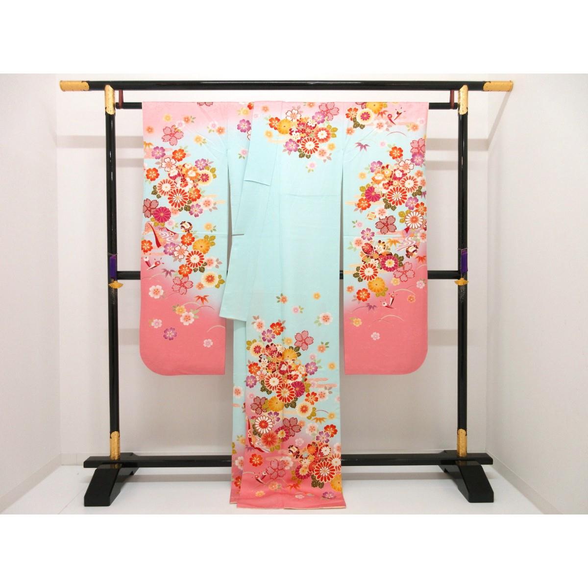 振袖　友禅加工刺繍入り　ボカシ染