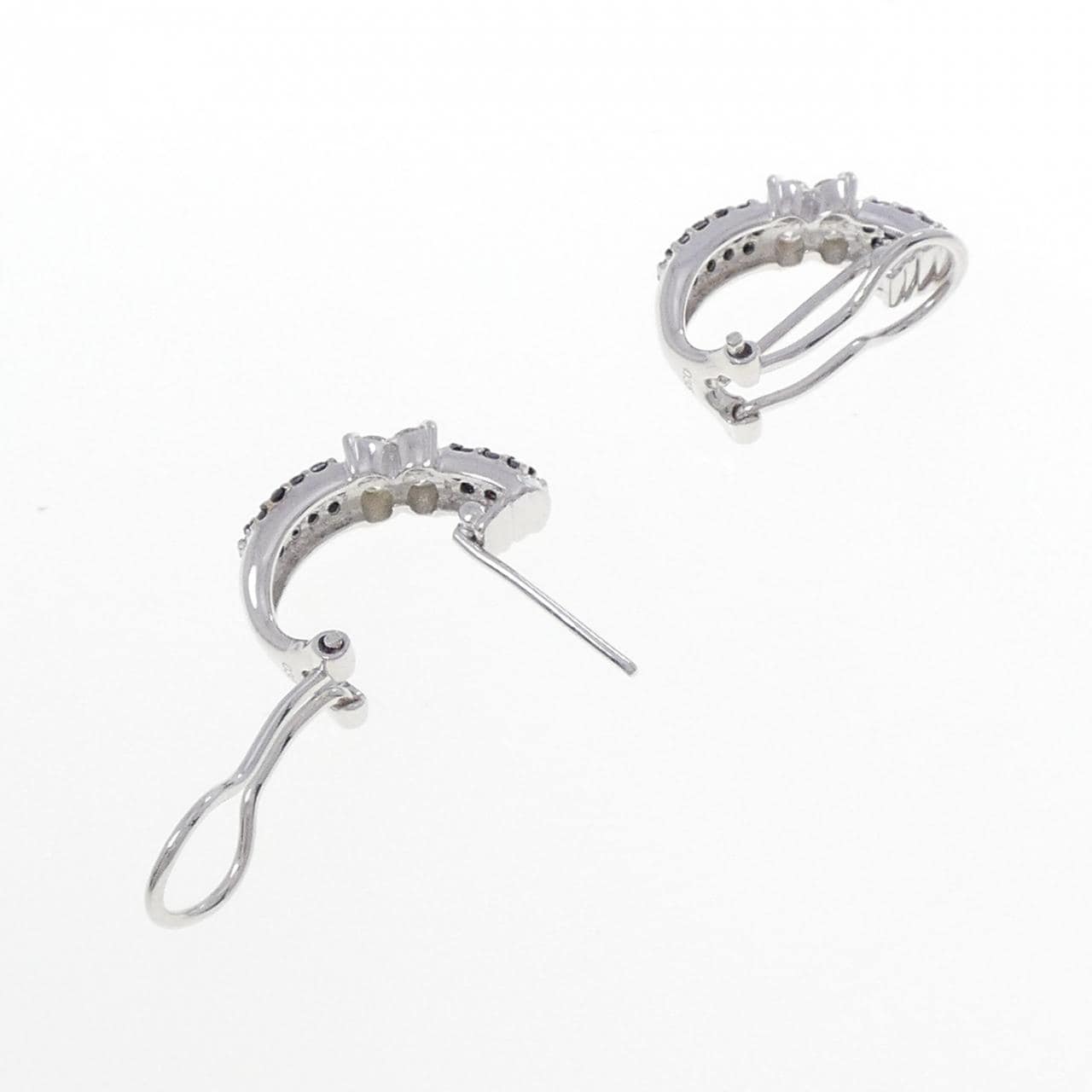 K18WG/K18BG Diamond Earrings/Piercings 0.70CT