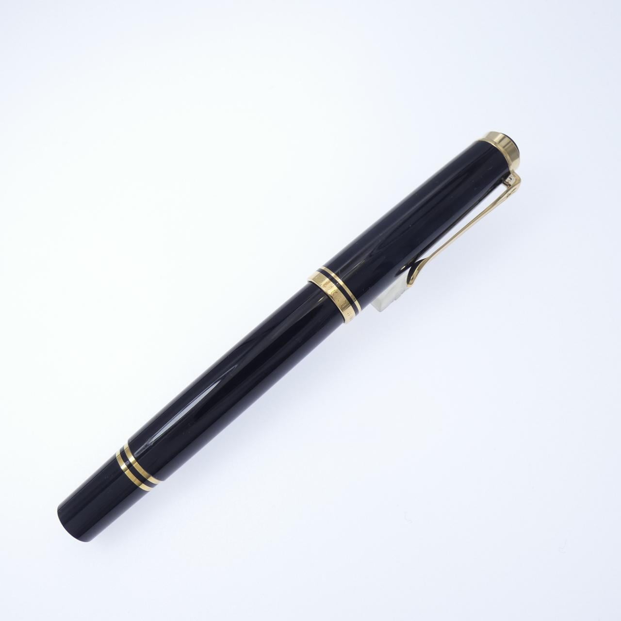 Pelikan Souverän M400 Black Fountain Pen