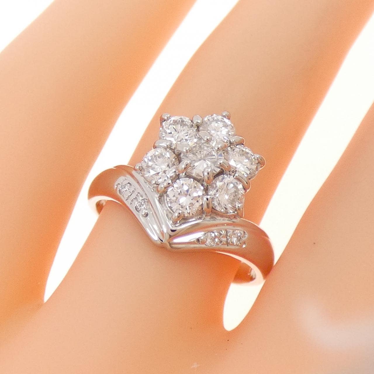 PT900 フラワー ダイヤモンド リング 1.00CT