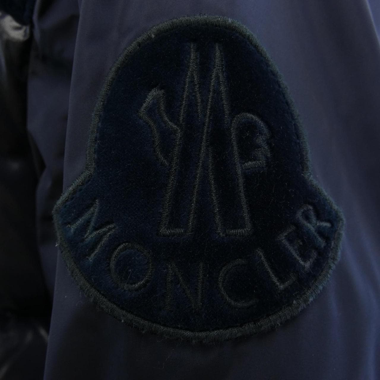 モンクレール MONCLER ダウンジャケット