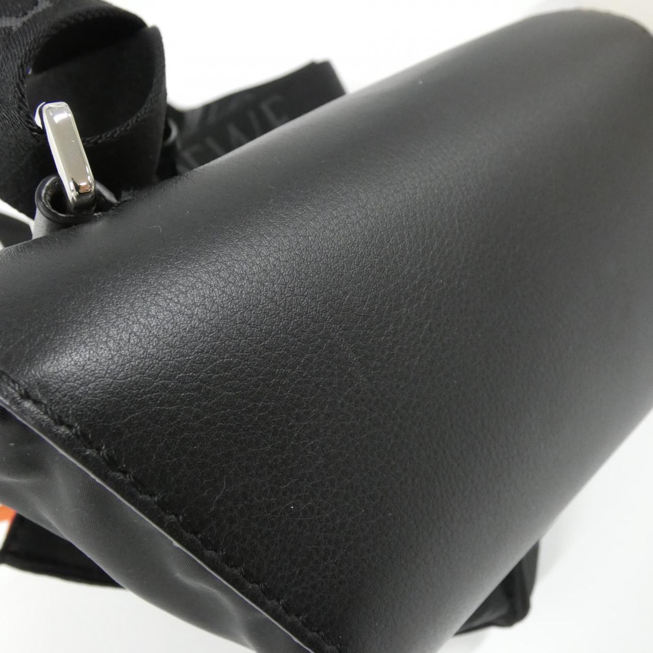 ロエベ アントン スリング B511A09X11 ショルダーバッグ