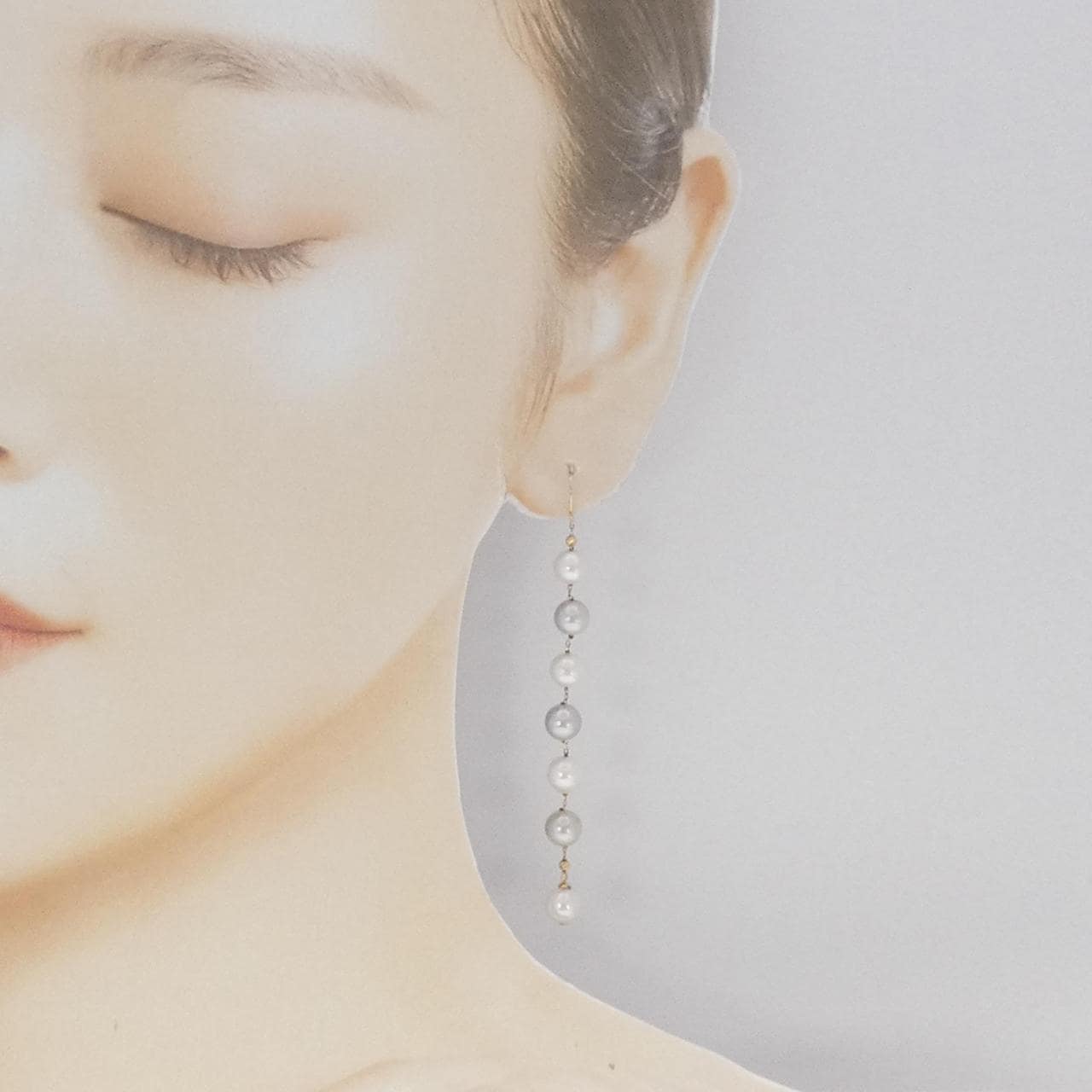 K18YG Akoya pearl earrings