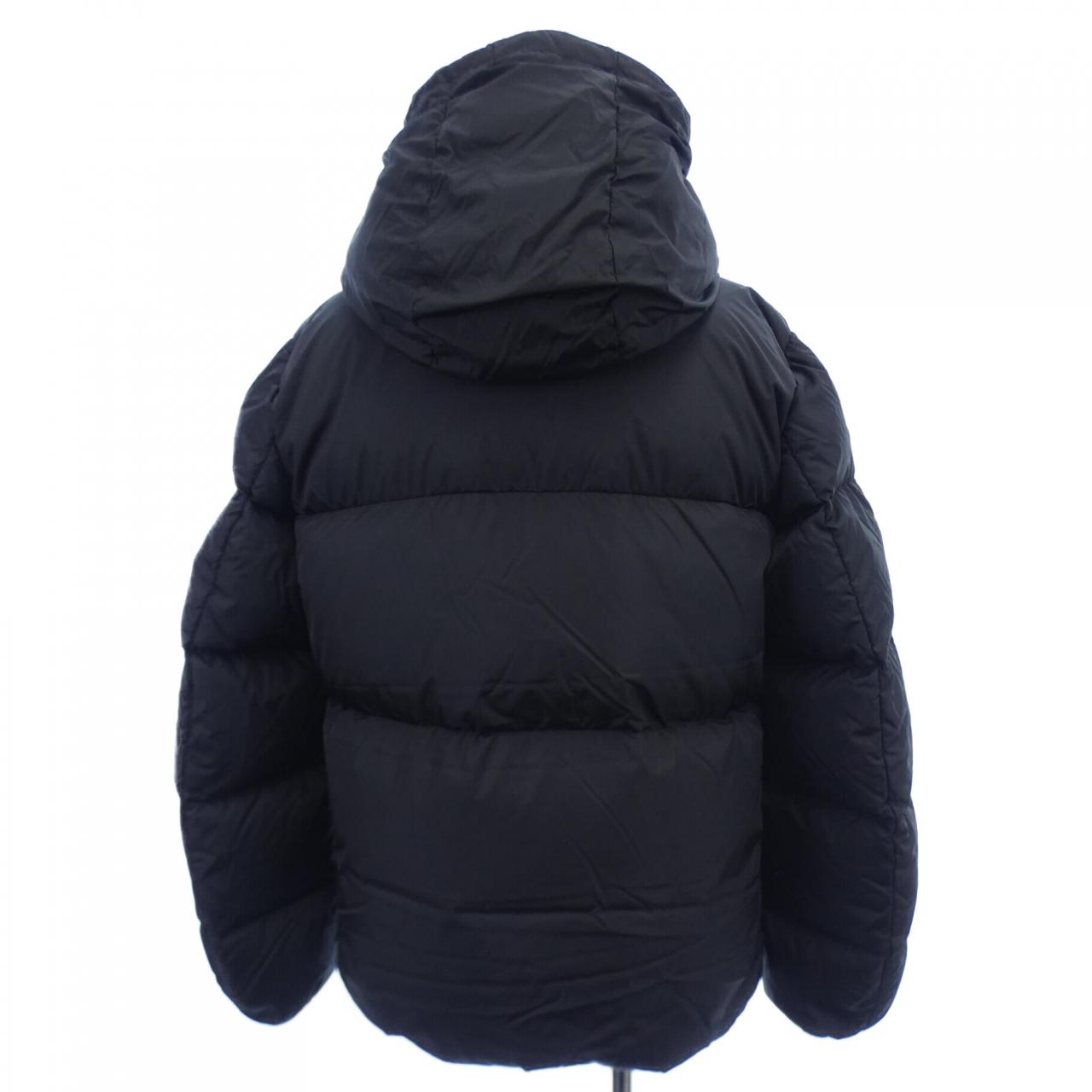 モンクレール MONCLER ダウンジャケット