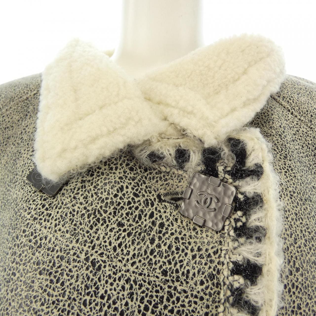 シャネル CHANEL P42355C00167 ムートンジャケット