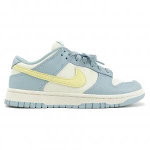 ナイキ NIKE スニーカー