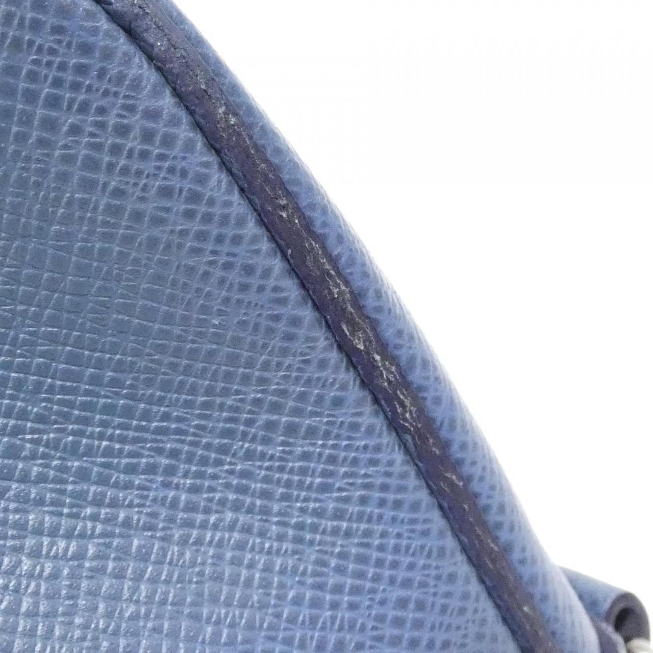 LOUIS VUITTON Vuitton Taiga Porte Document Voyage MM M30645 Bag
