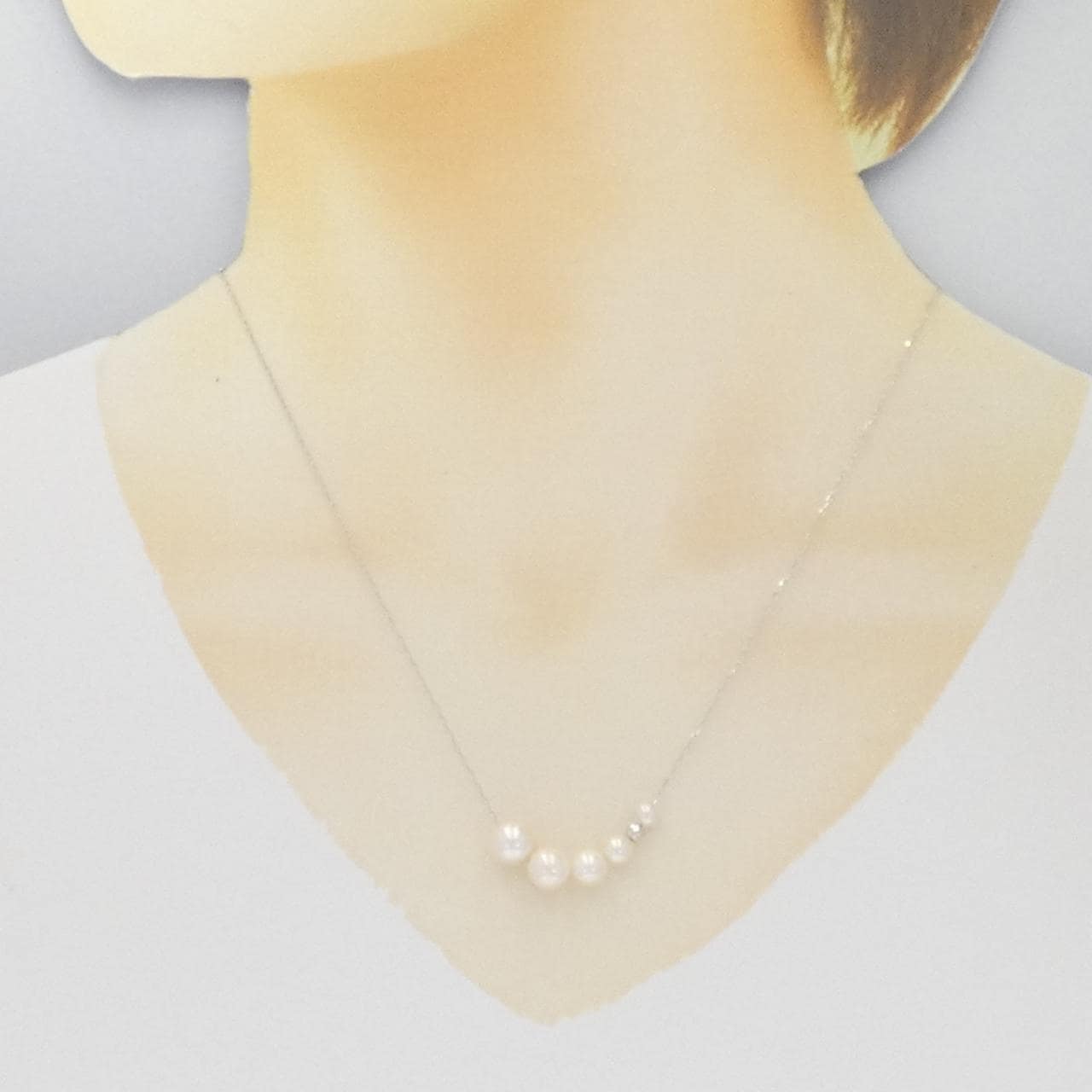 K18WG Akoya pearl necklace
