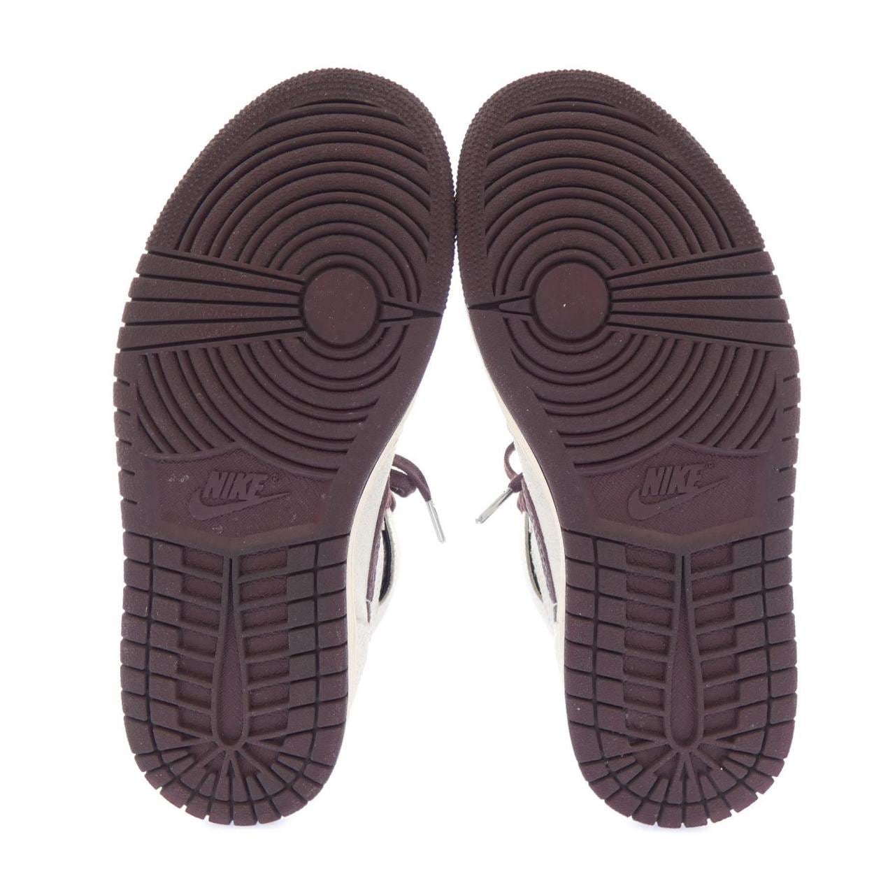 ナイキ NIKE DO7097-100 スニーカー