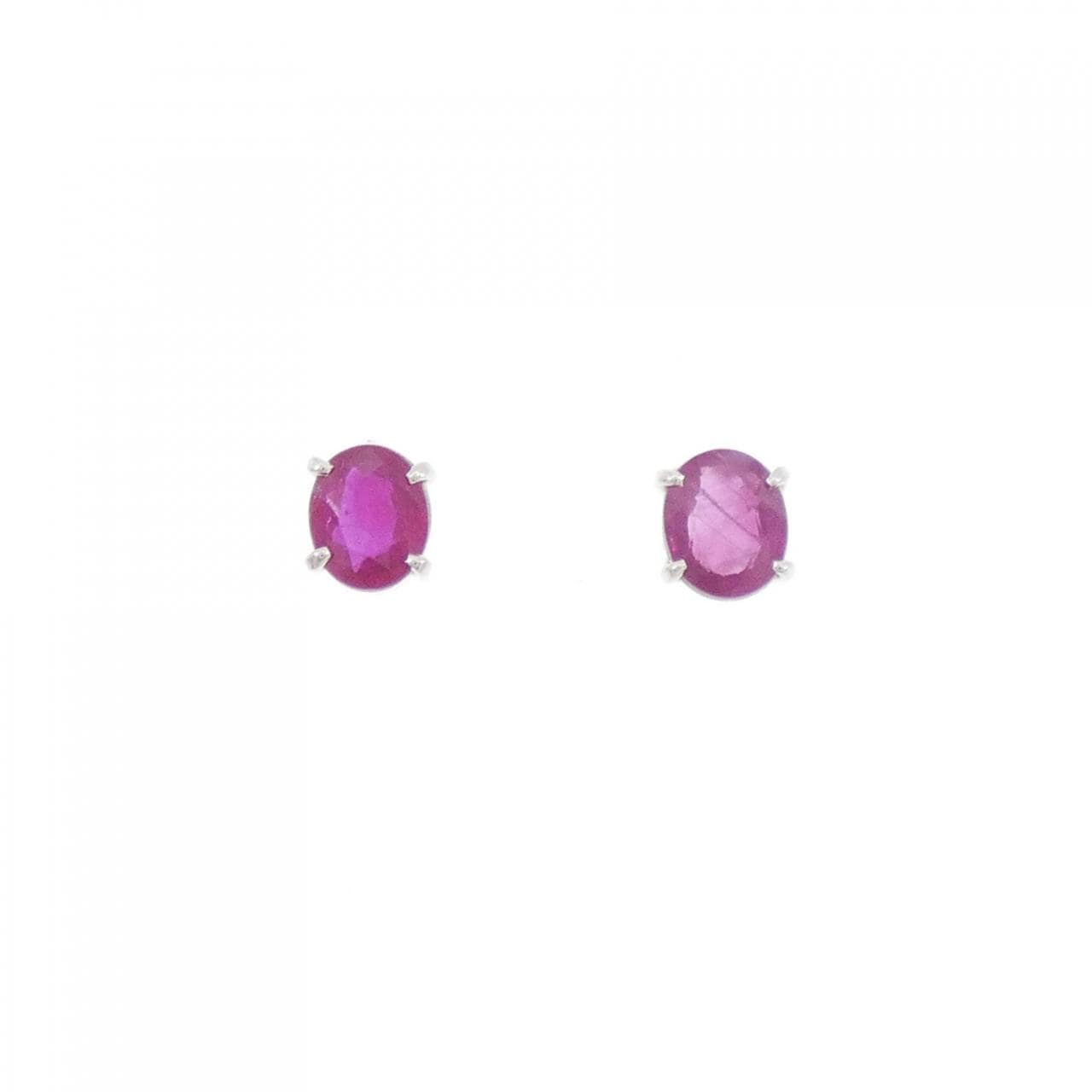 K18WG红宝石耳钉1.35CT
