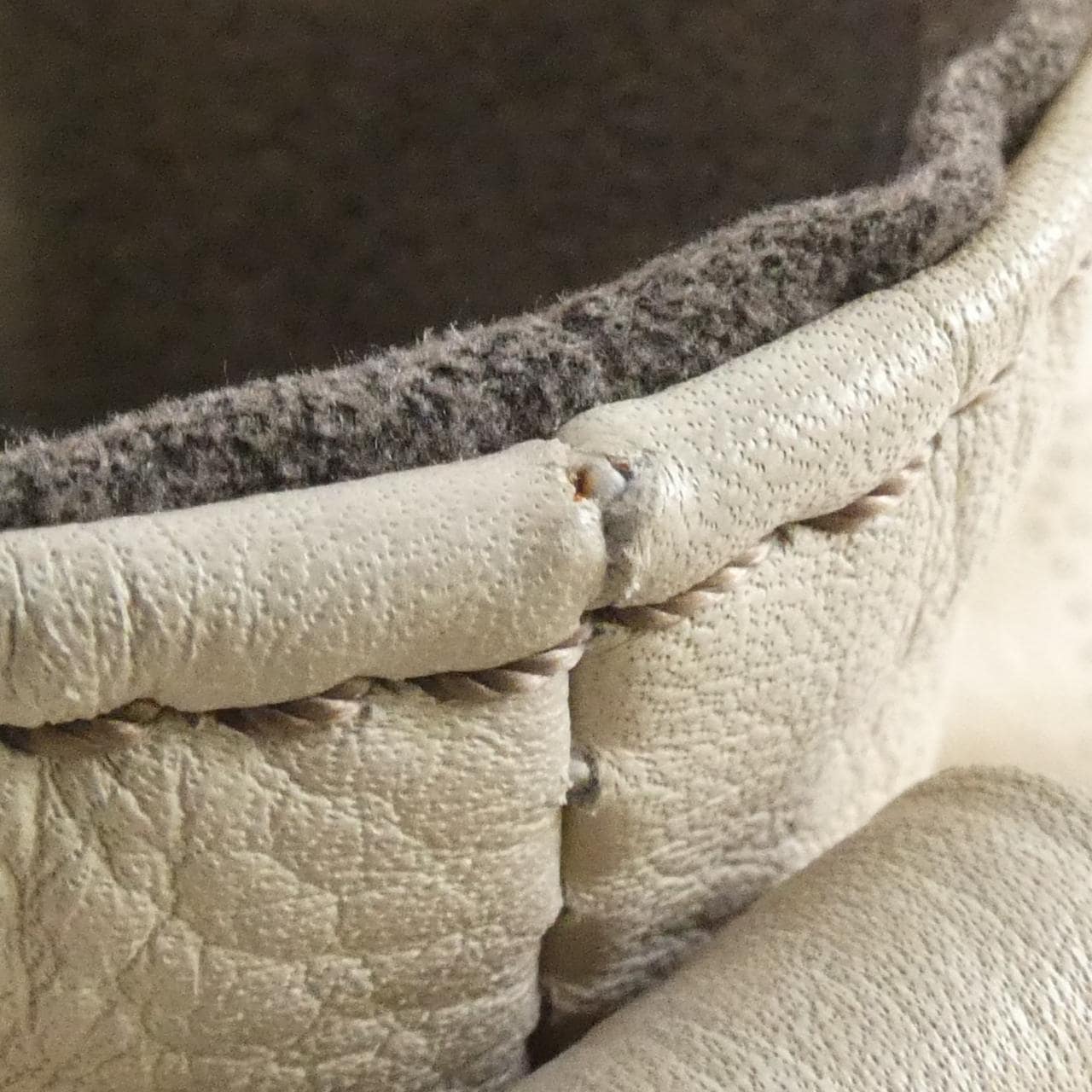 ルイヴィトン マヒナ XXL M95546 ショルダーバッグ