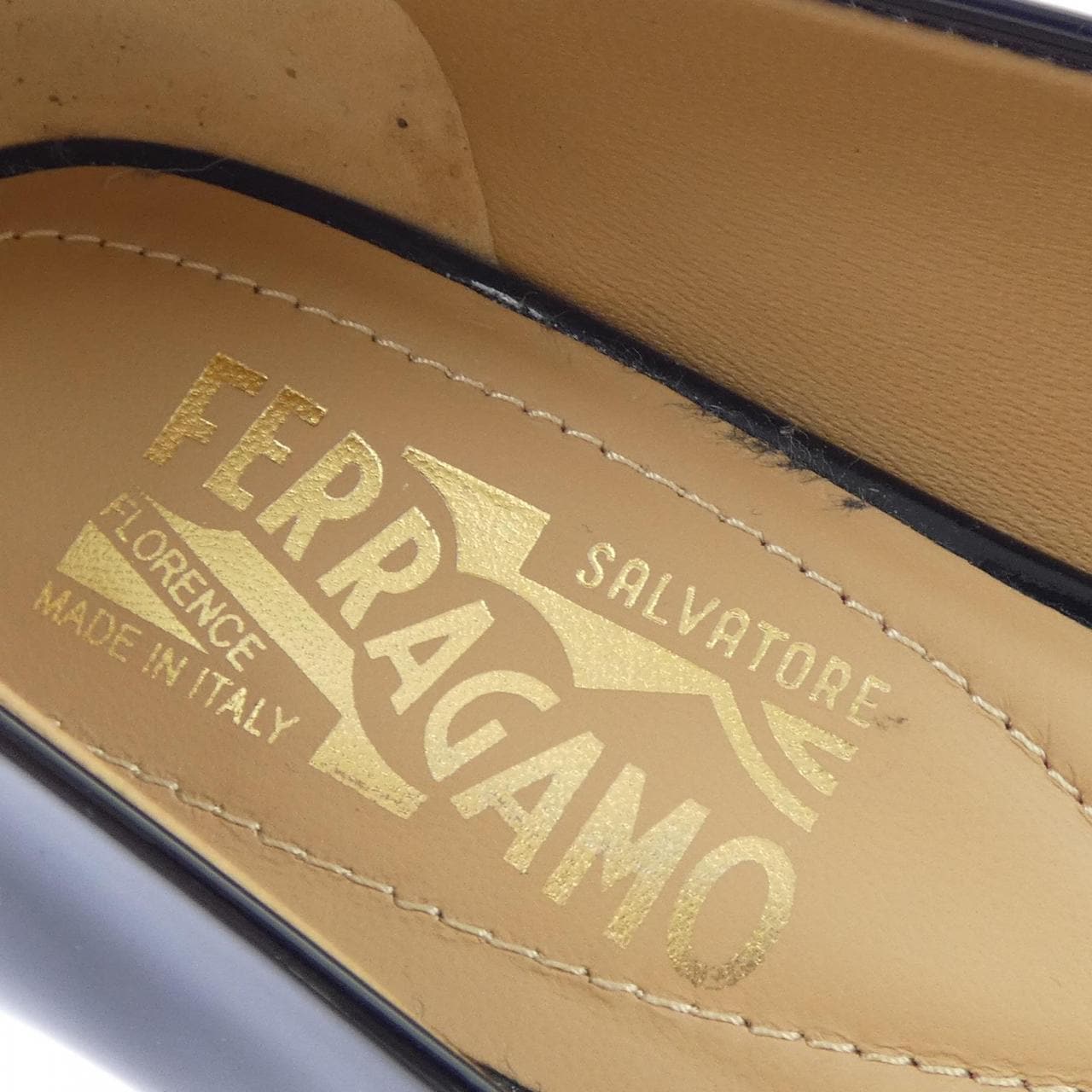 サルヴァトーレフェラガモ SALVATORE FERRAGAMO フラットシューズ